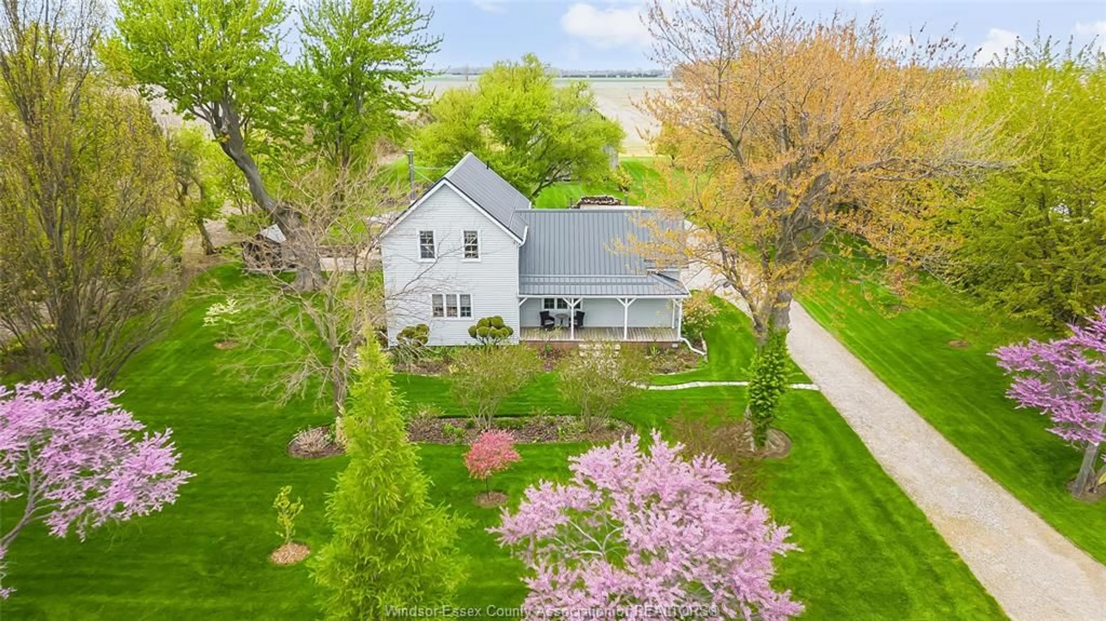 A pic from outside/outdoor area/front of a property/back of a property/a pic from drone, street for 3098 3RD CONCESSION Rd, Harrow Ontario N0R 1G0