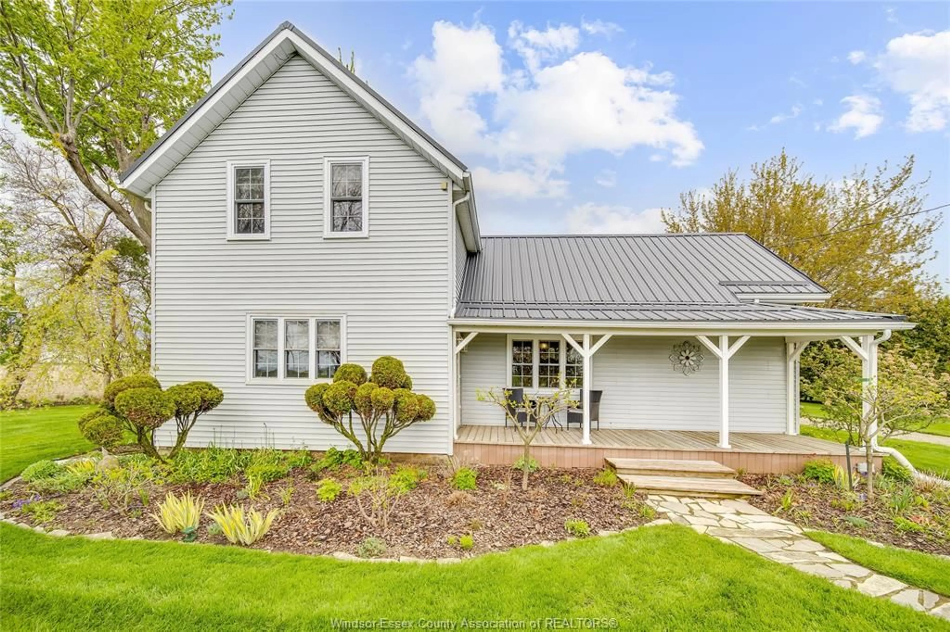 Home with vinyl exterior material, street for 3098 3RD CONCESSION Rd, Harrow Ontario N0R 1G0