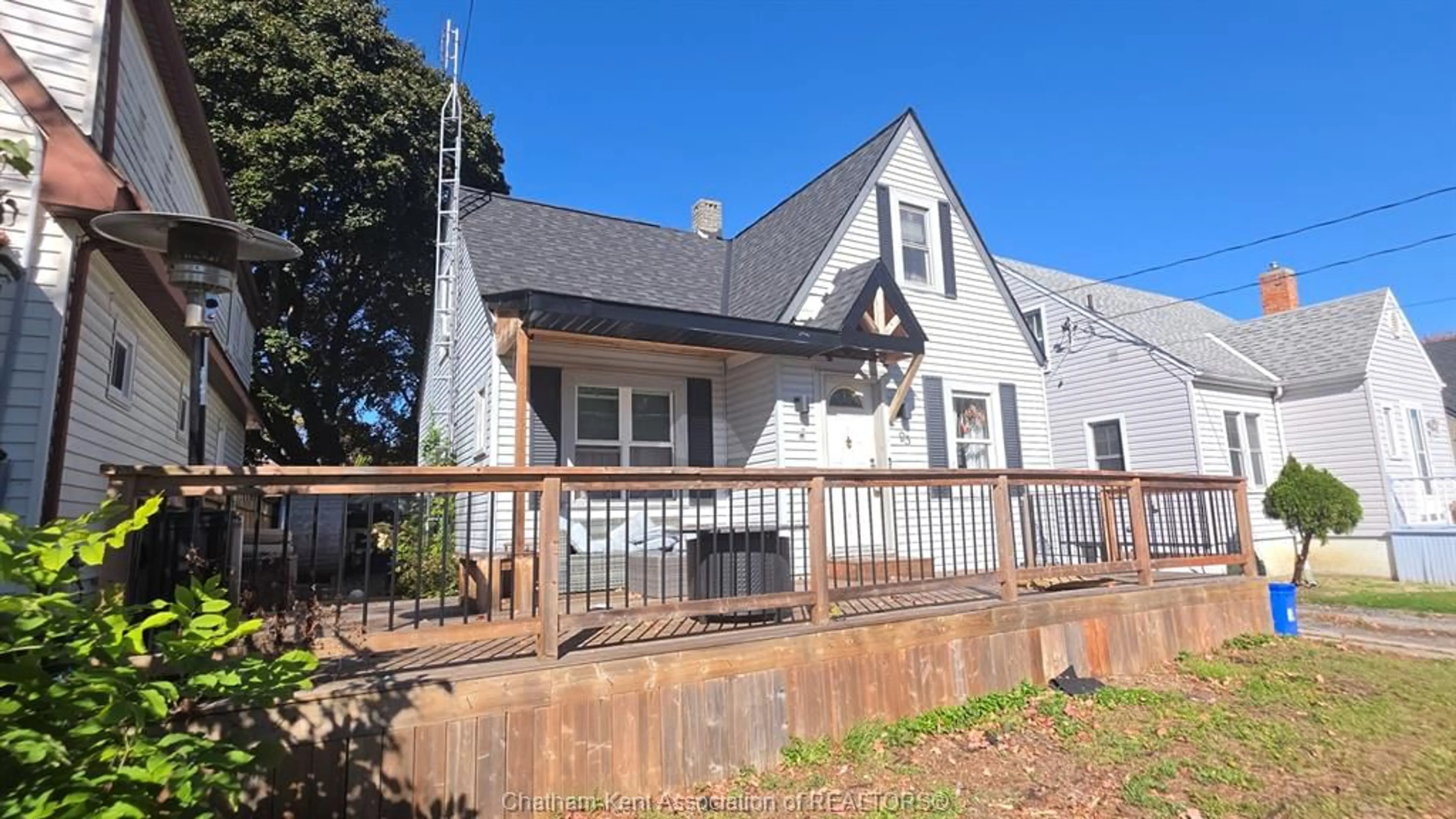 Unknown for 95 Poplar St, Chatham Ontario N7L 1K2