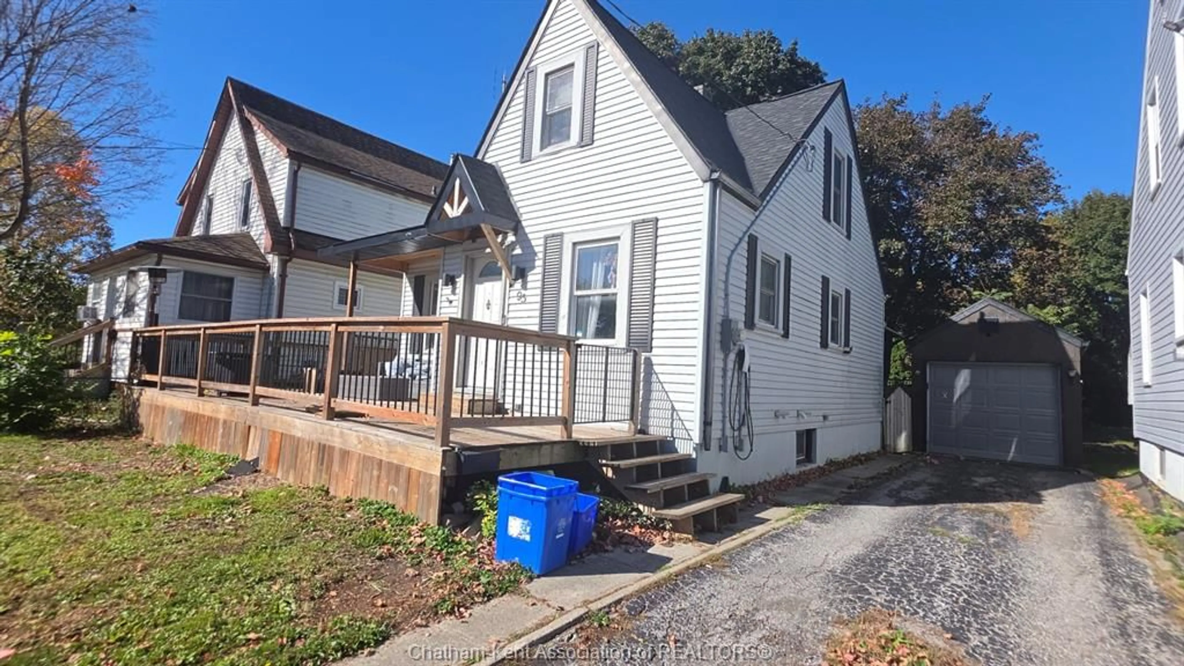 Home with vinyl exterior material, street for 95 Poplar St, Chatham Ontario N7L 1K2