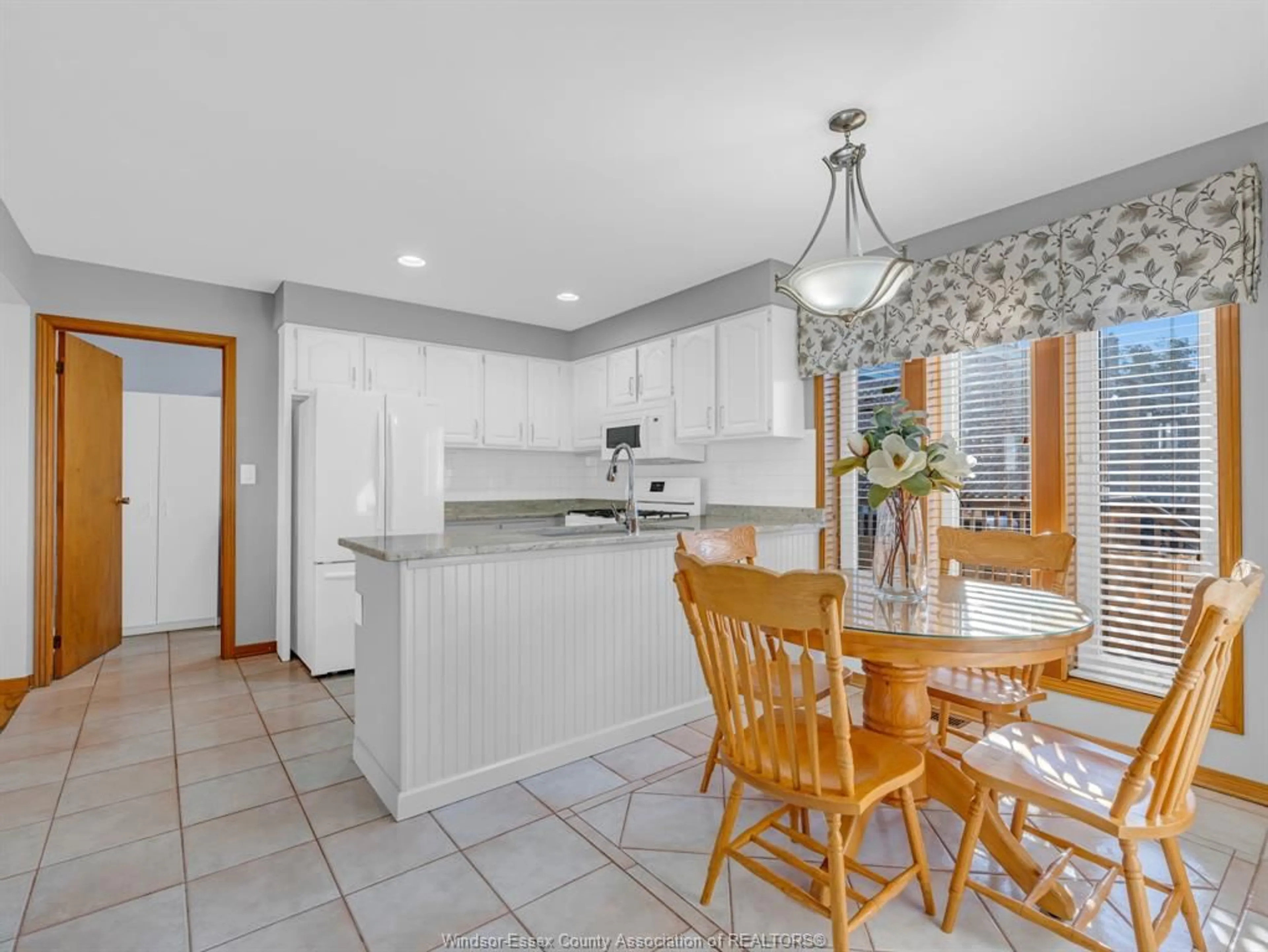 Open concept kitchen, ceramic/tile floor for 1107 Janette ..., Windsor Ontario N9A 5A6