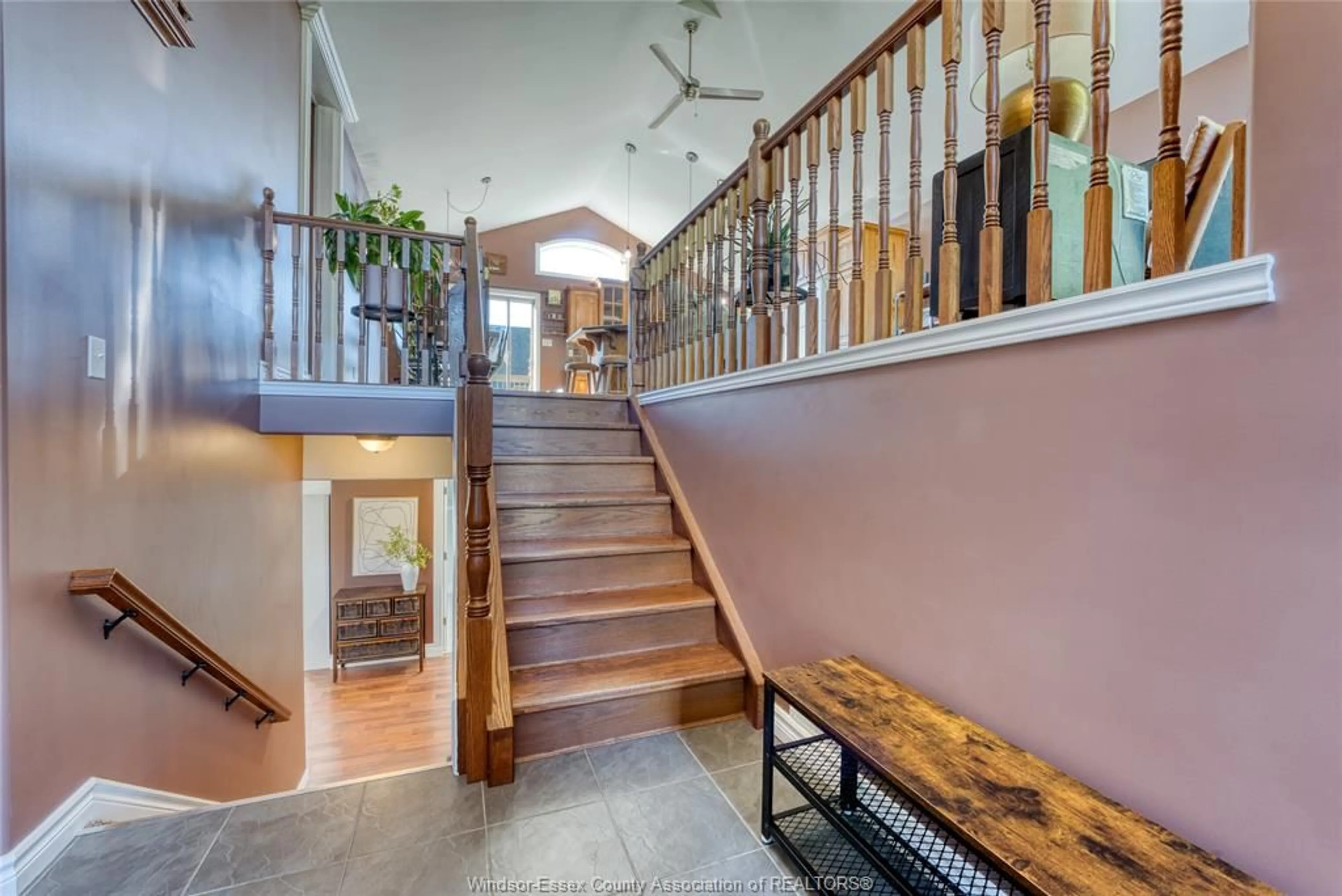 Indoor foyer for 240 ST PETER St, Belle River Ontario N0R 1A0