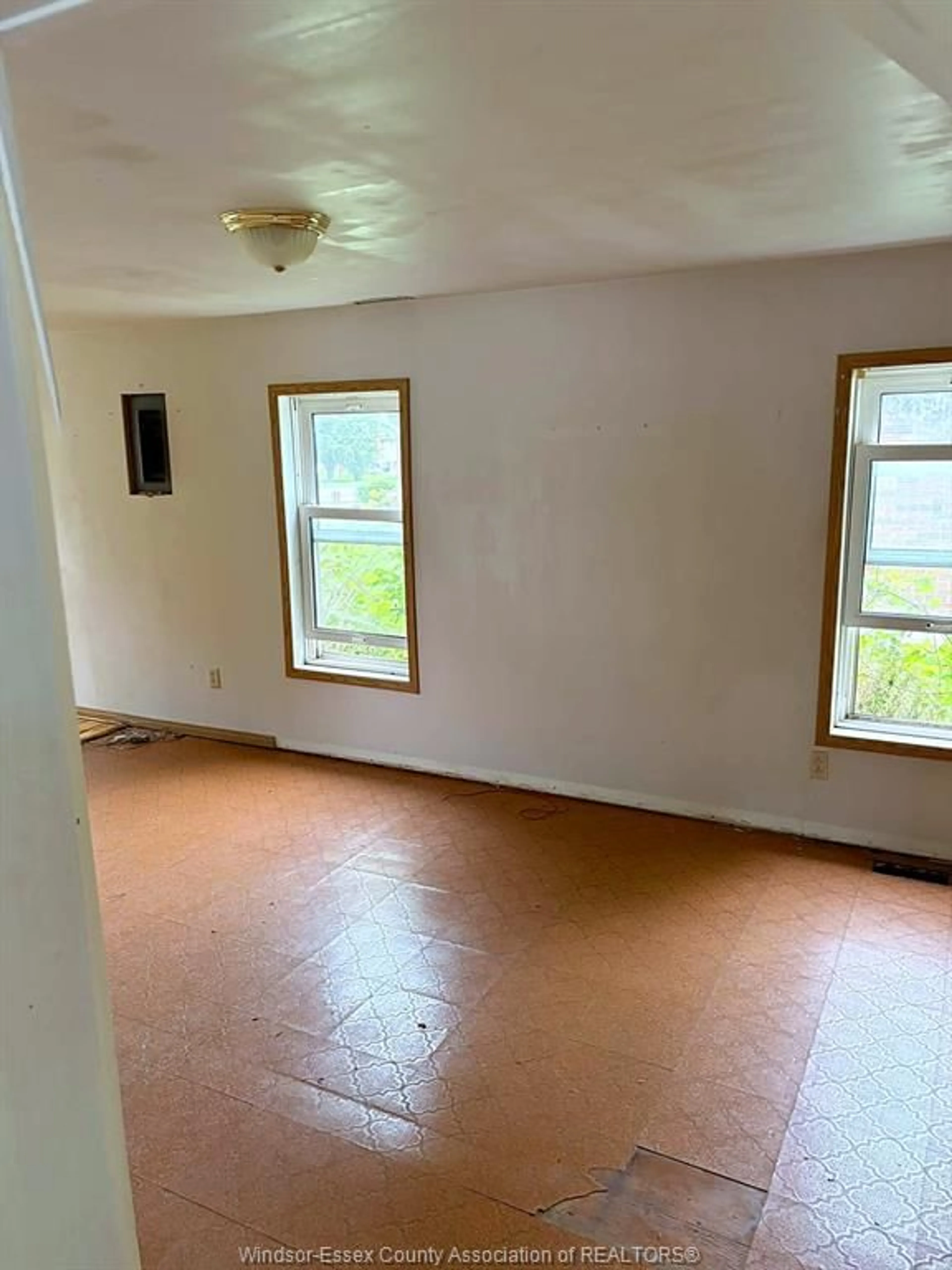 A pic of a room for 440 HALE St, Lakeshore Ontario N0R 1N0