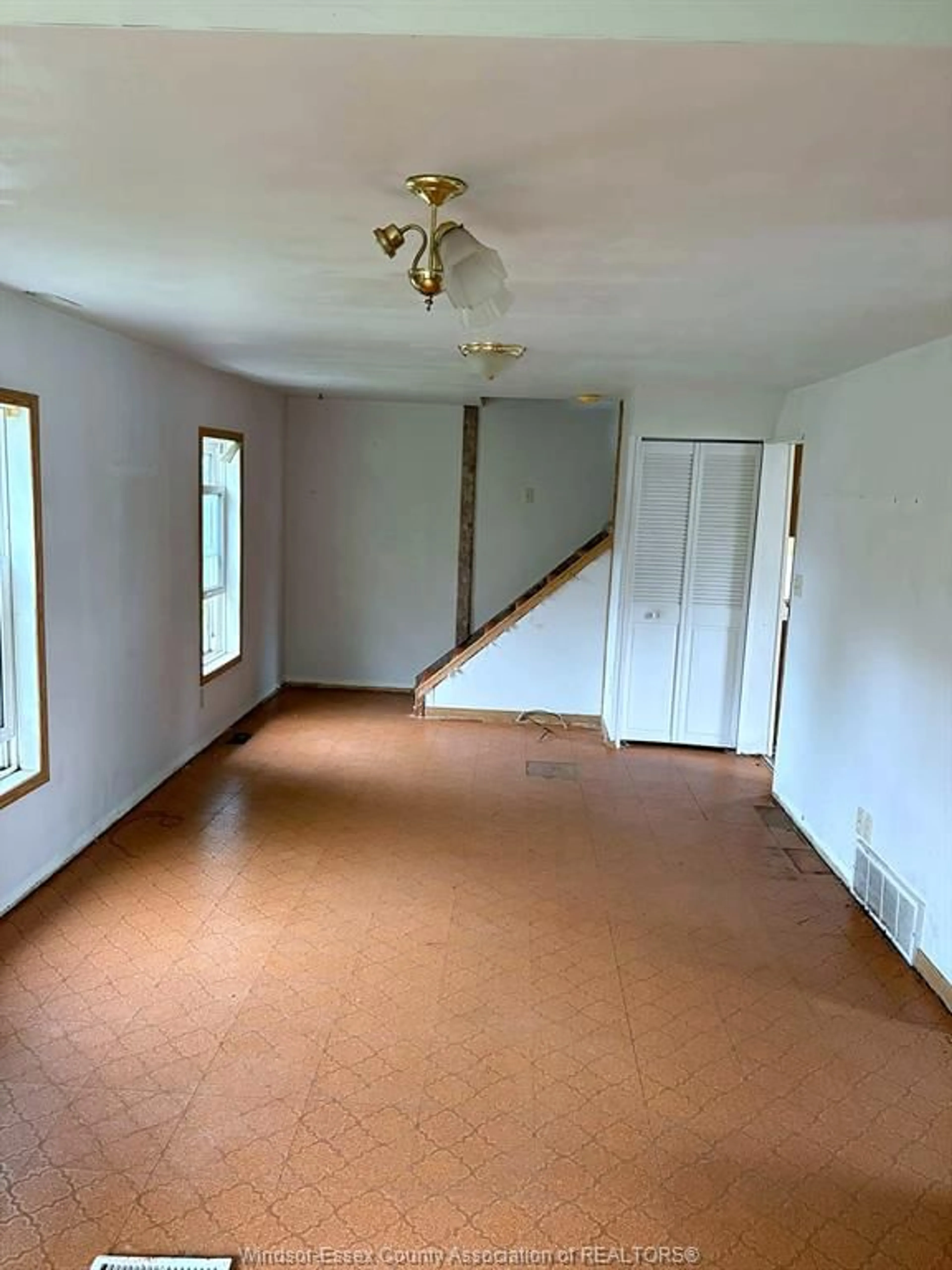 A pic of a room for 440 HALE St, Lakeshore Ontario N0R 1N0