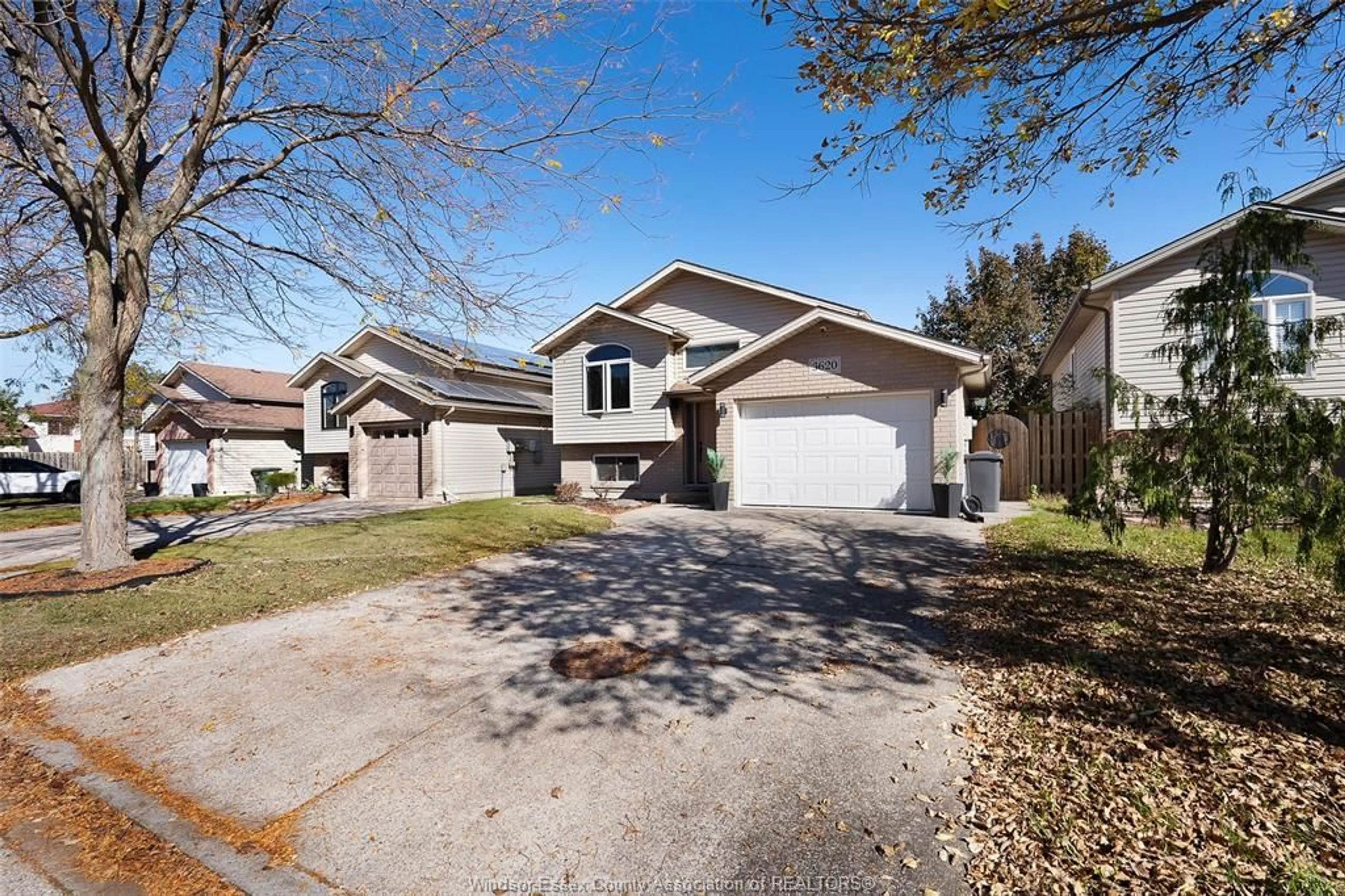 Unknown for 3620 SHINGLECREEK Crt, Windsor Ontario N8W 5T7