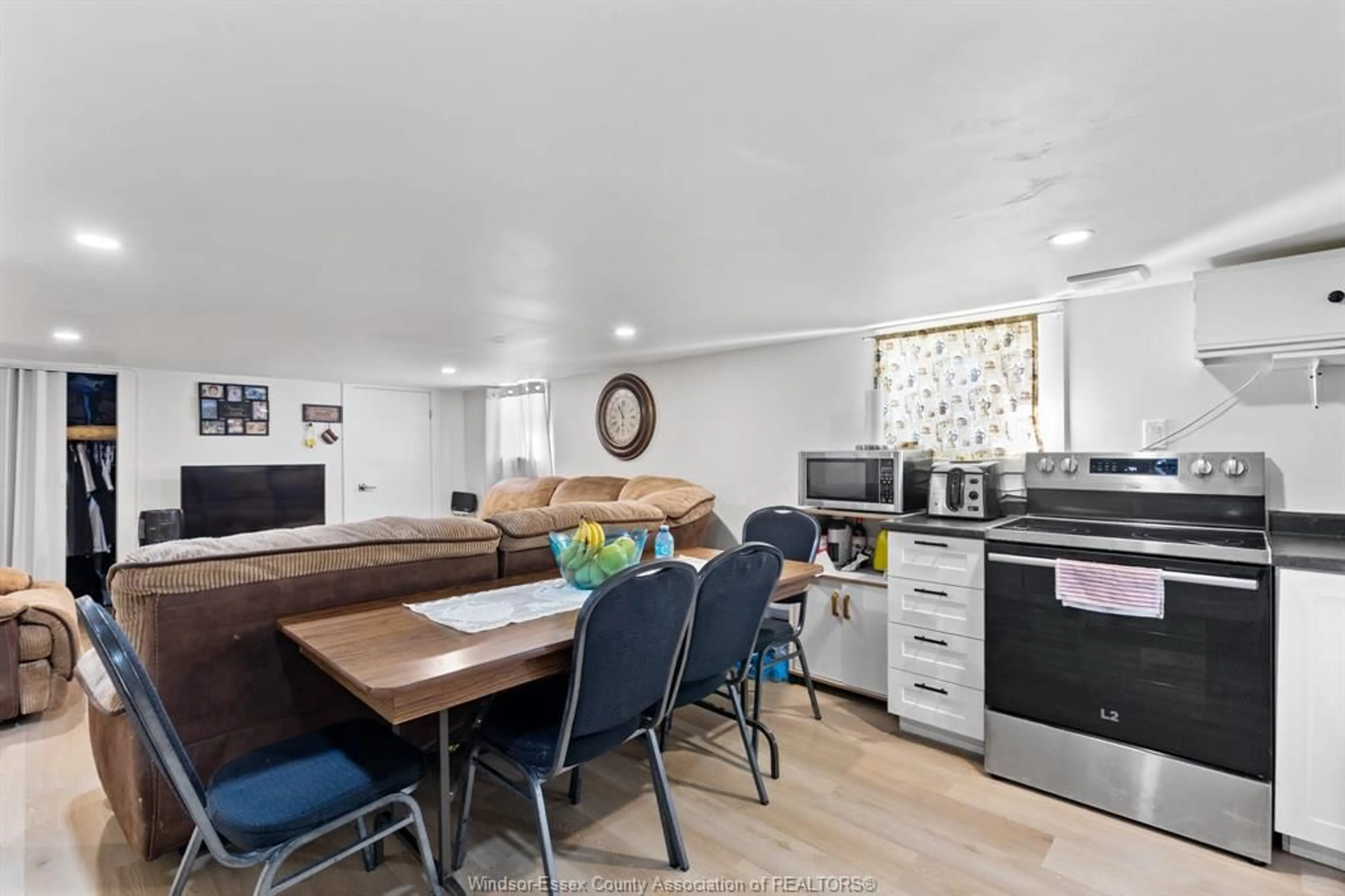 Open concept kitchen, unknown for 25 CLARK St, Leamington Ontario N8H 1E6