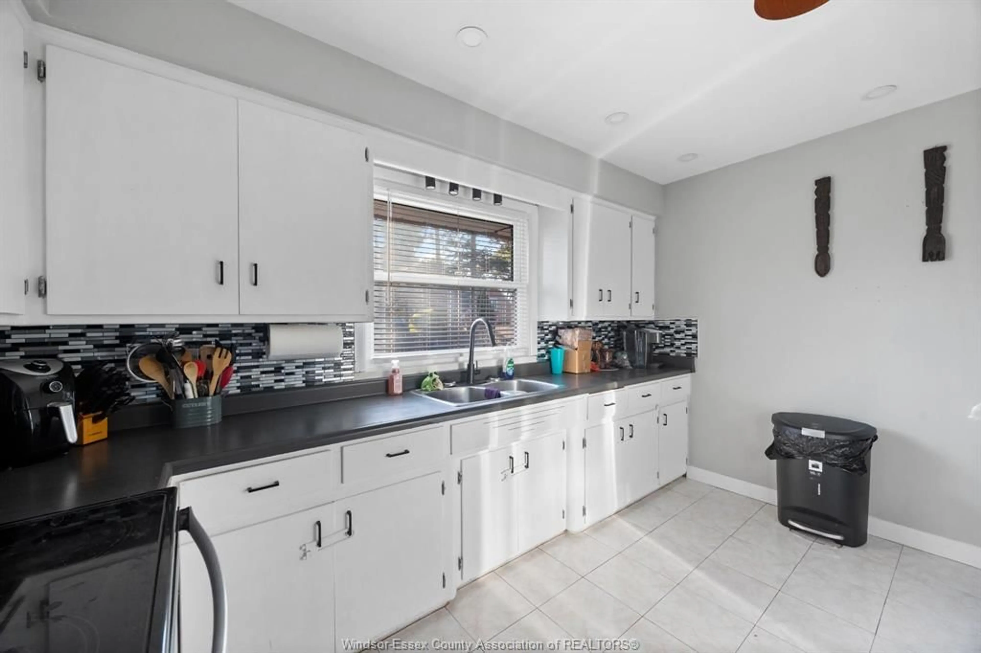 Unknown for 2417 DANDURAND, Windsor Ontario N9E 2E1