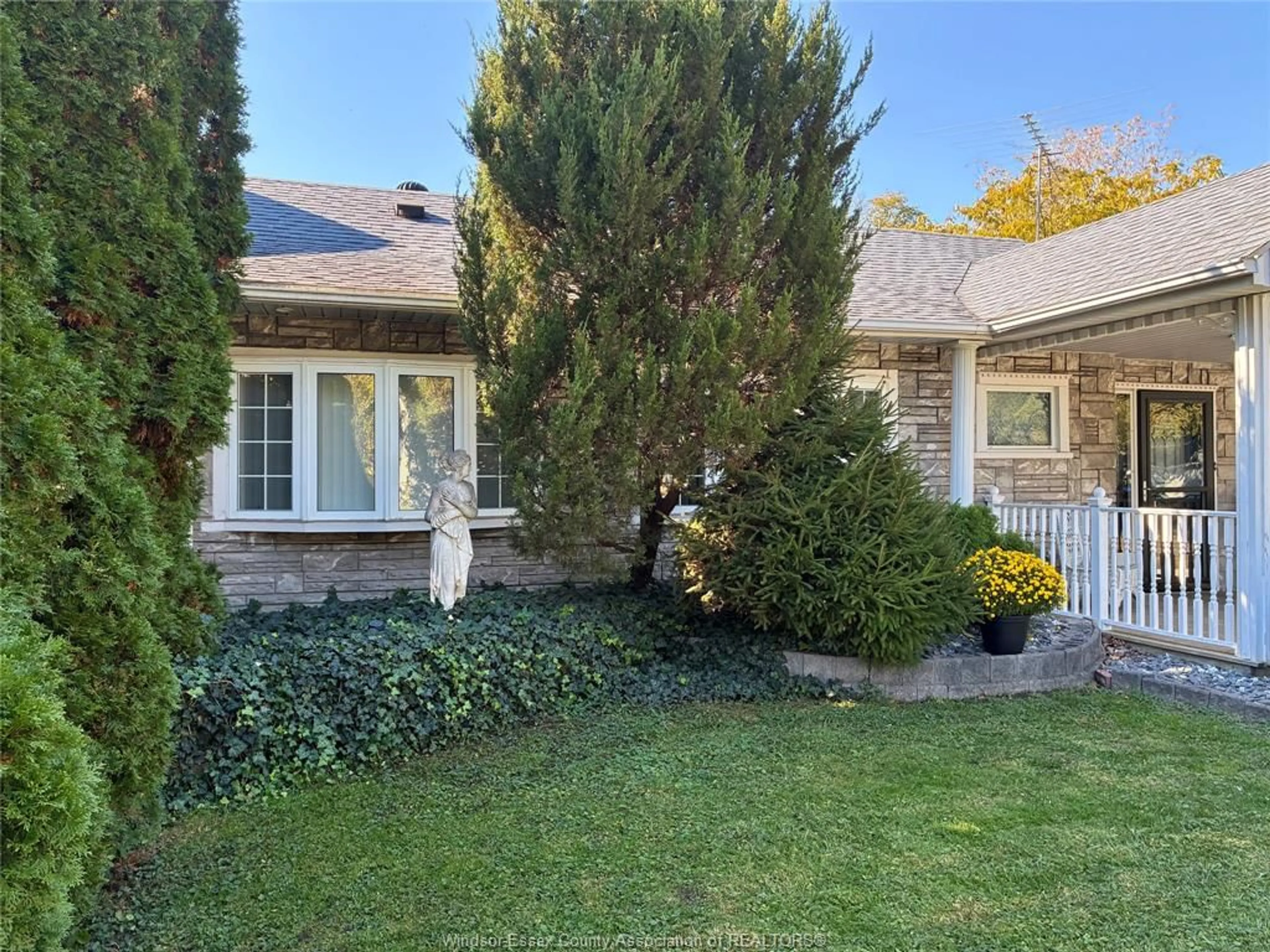 A pic from outside/outdoor area/front of a property/back of a property/a pic from drone, street for 2533 Tourangeau, Windsor Ontario N8W 1P4