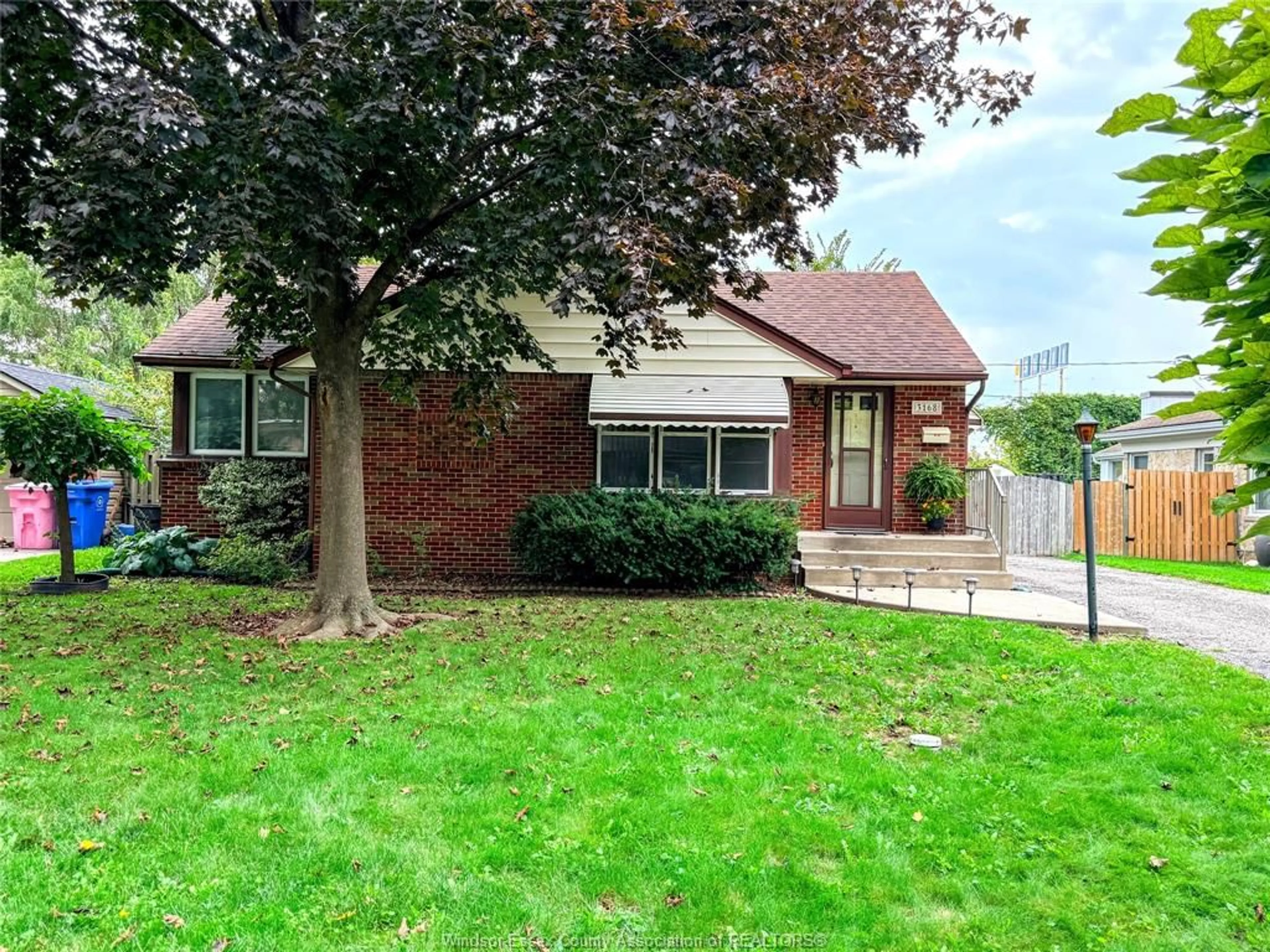 Unknown for 3168 CHURCH, Windsor Ontario N9E 1V1