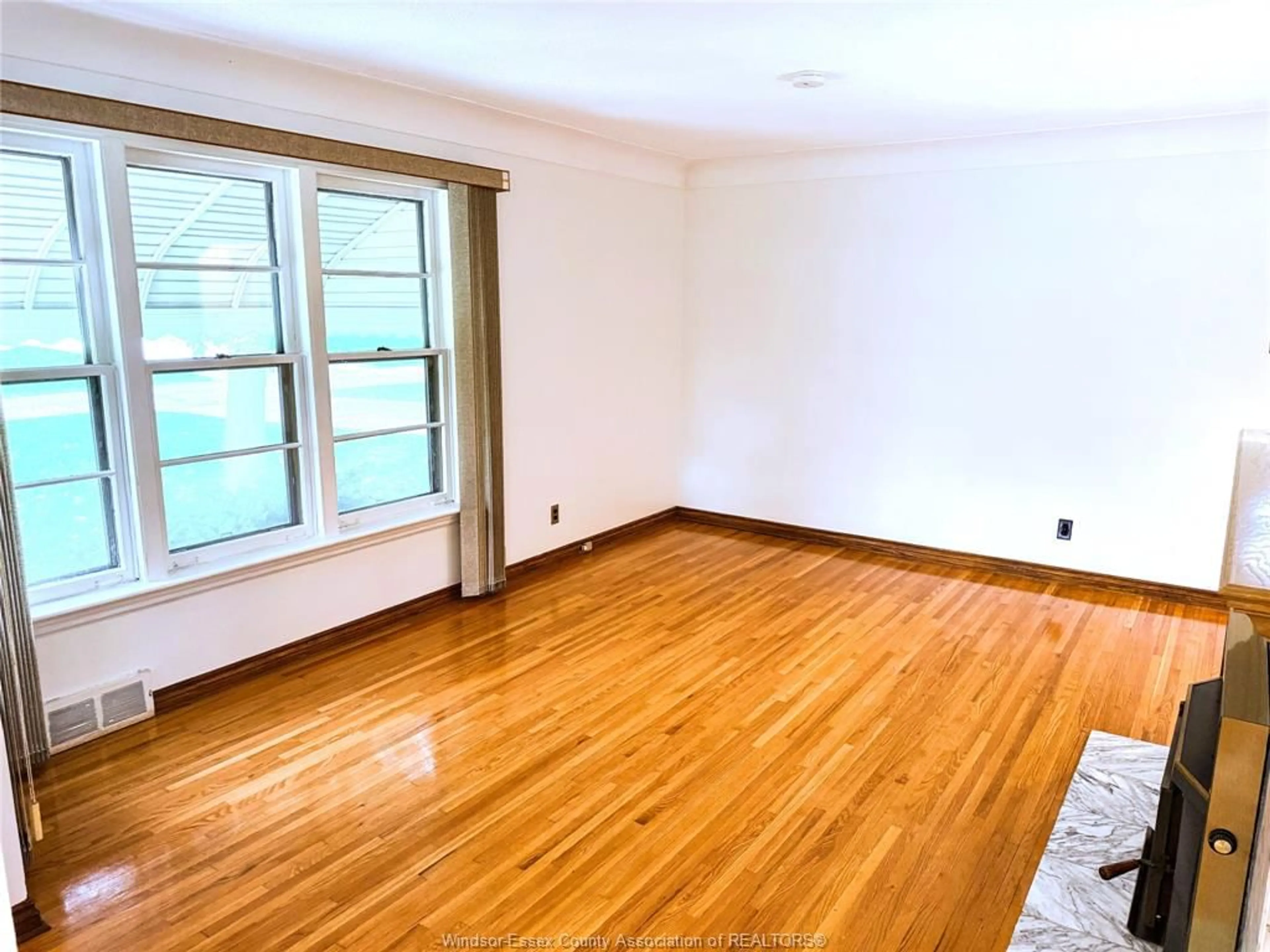 A pic of a room for 3168 CHURCH, Windsor Ontario N9E 1V1