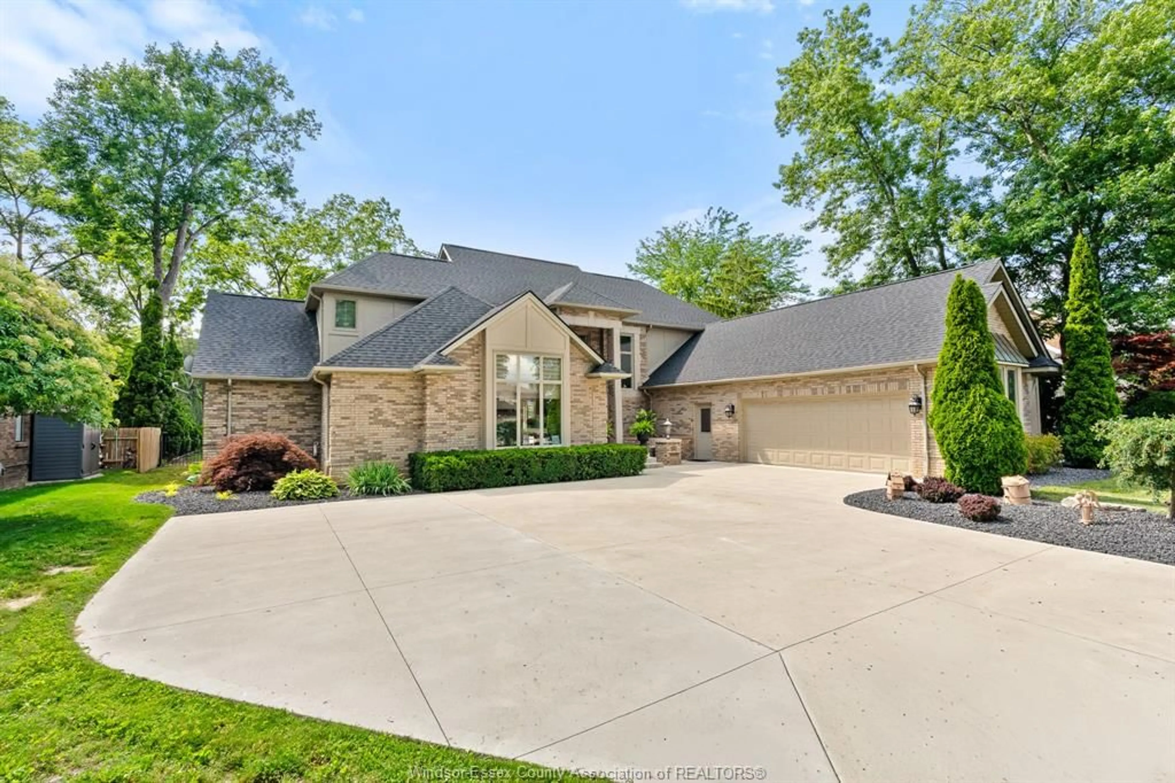 Home with brick exterior material, unknown for 185 Ironwood Drive, Amherstburg Ontario N9V 3V3