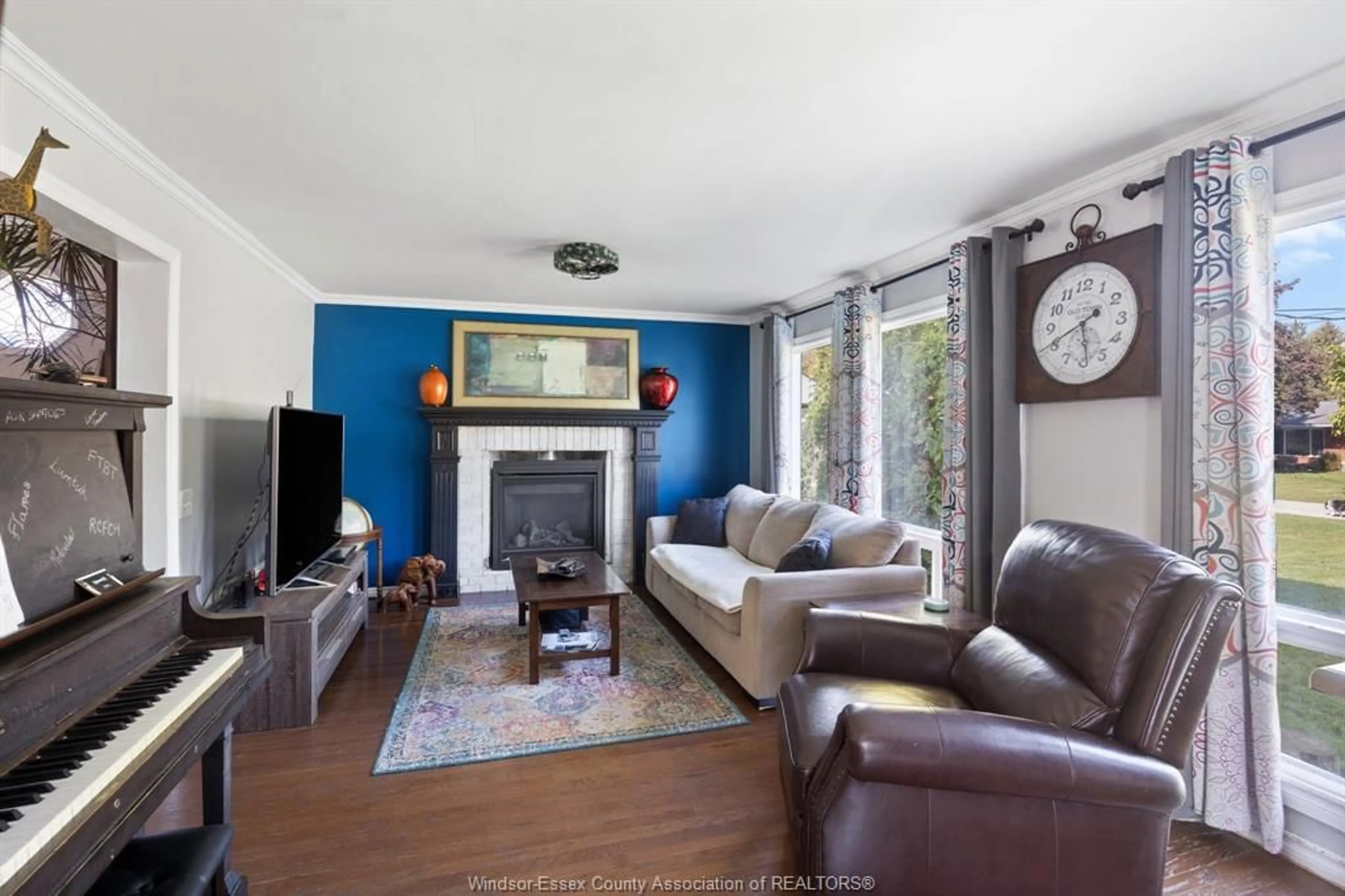 Living room with furniture, unknown for 117 HUNTER Dr, Amherstburg Ontario N9V 1W3