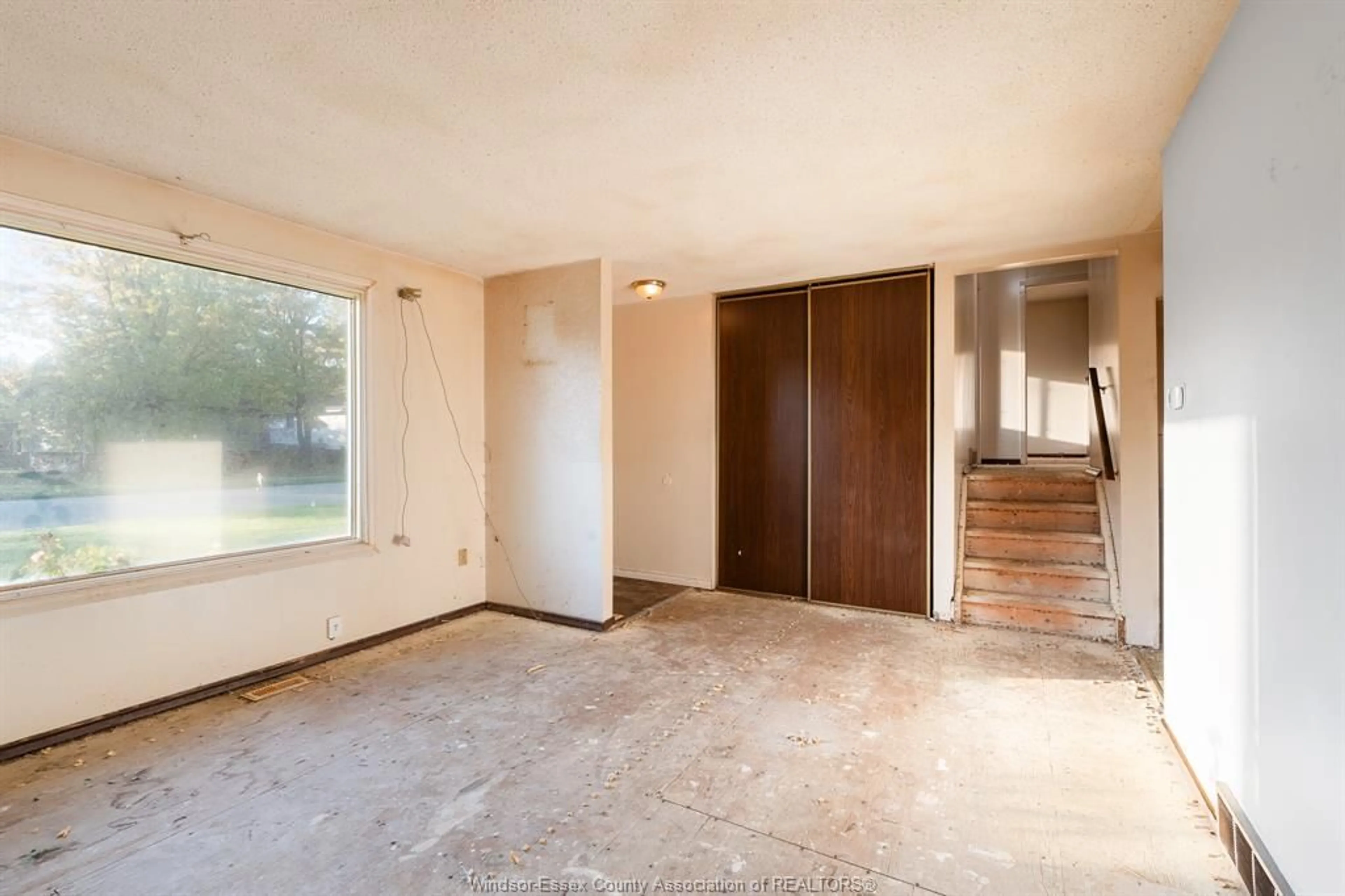 A pic of a room for 271 BRIEN Ave, Essex Ontario N8M 2Z4