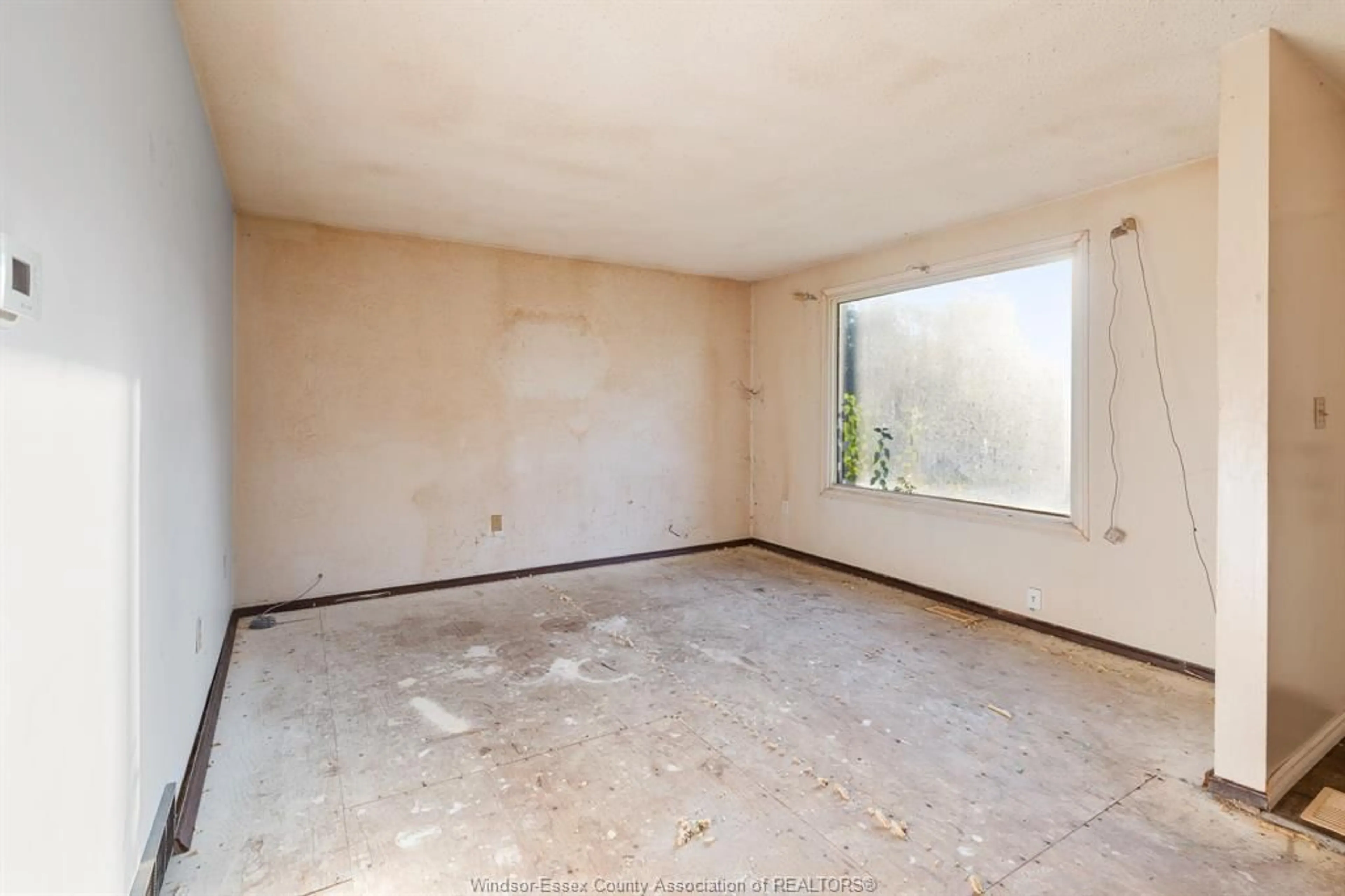 A pic of a room for 271 BRIEN Ave, Essex Ontario N8M 2Z4