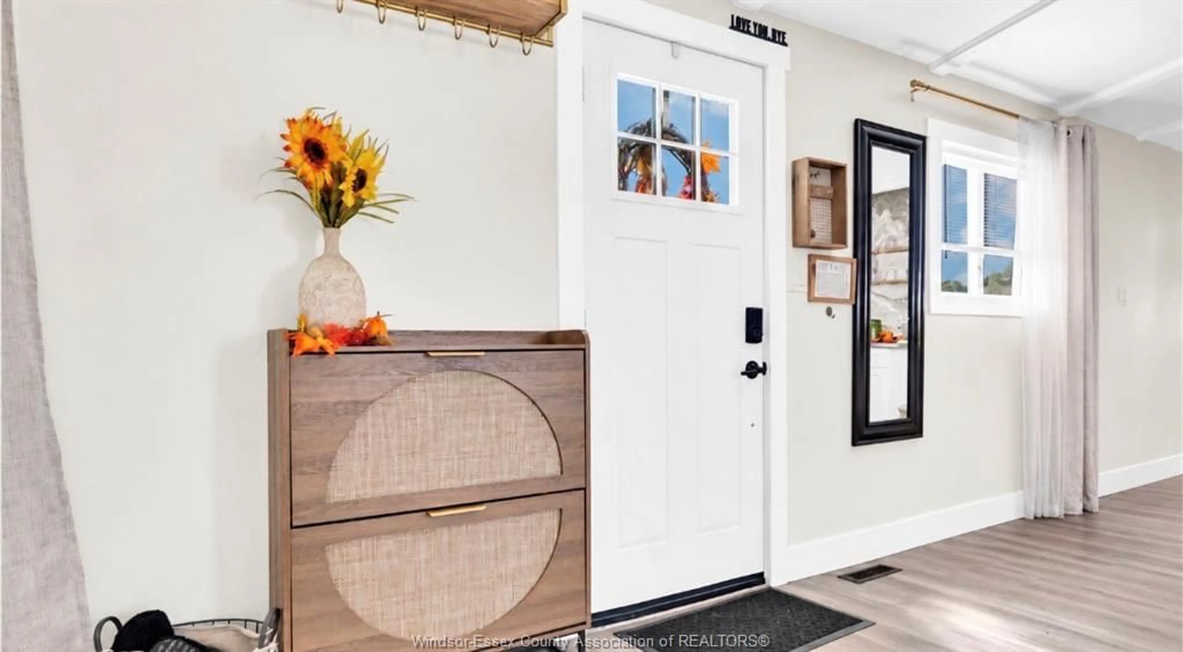 Indoor entryway for 2 LOUISA, Lakeshore Ontario N8N 2S1