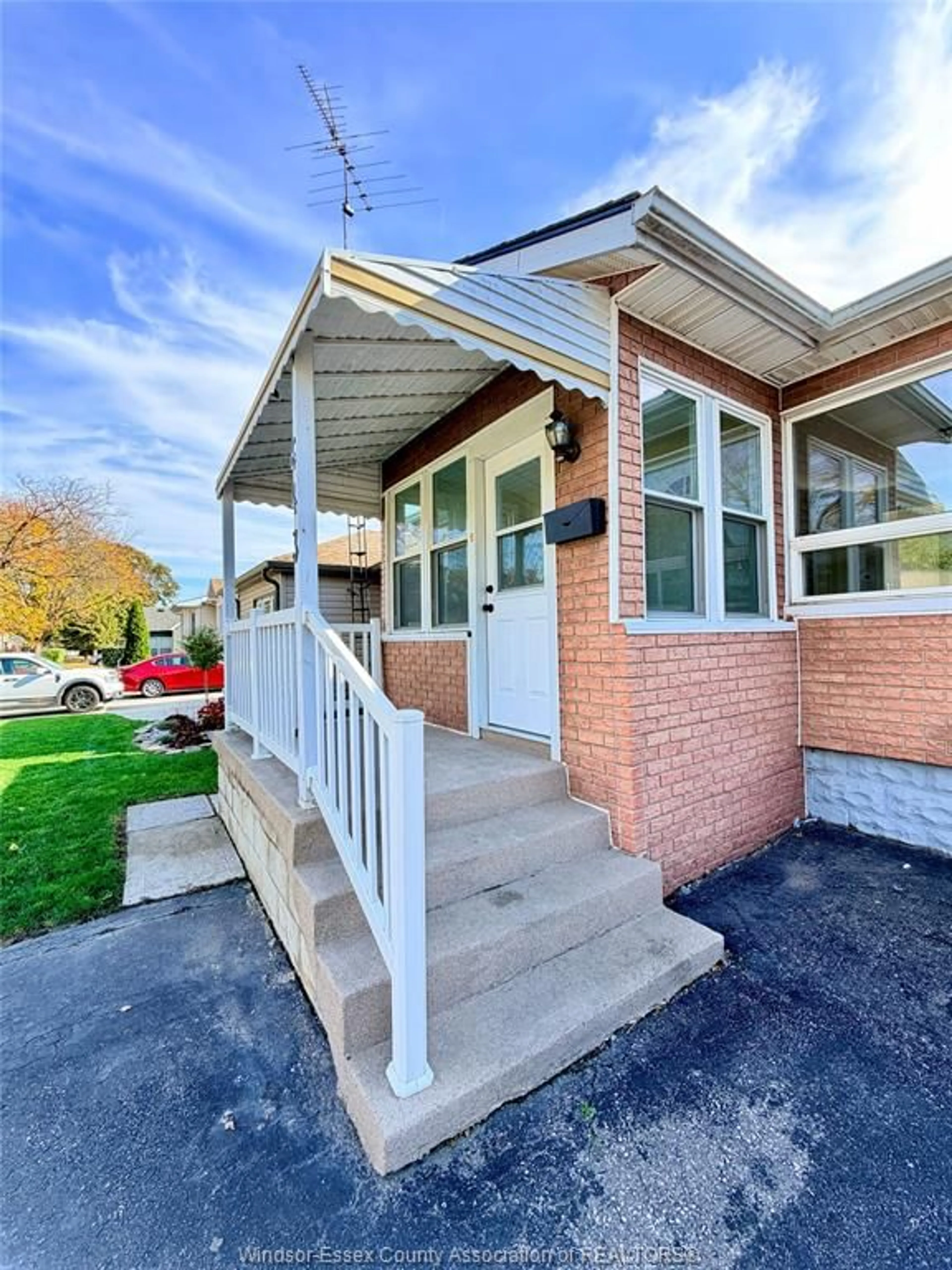 Home with brick exterior material, street for 643 HILDEGARDE, Windsor Ontario N8X 2Z7