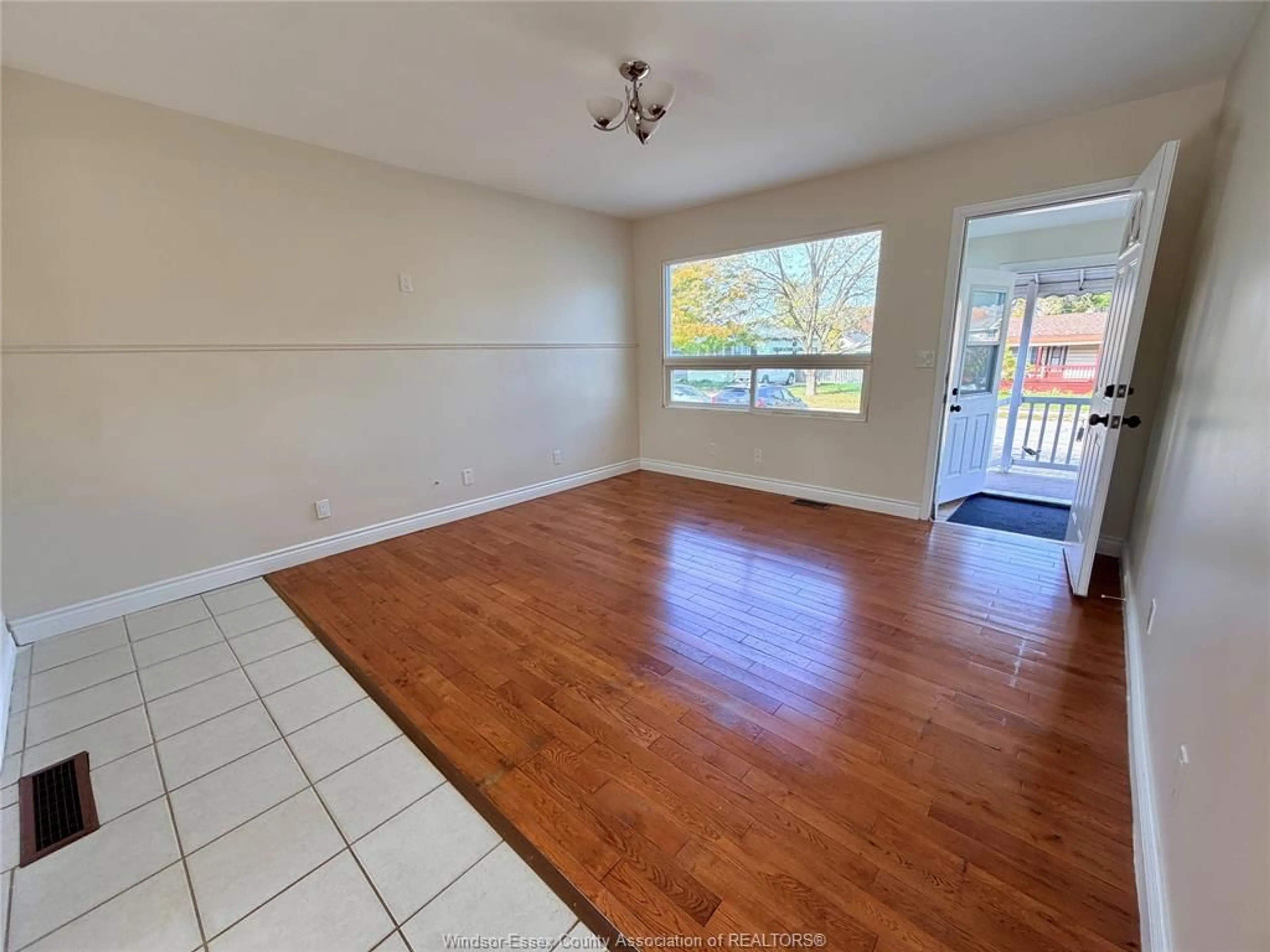 A pic of a room for 643 HILDEGARDE, Windsor Ontario N8X 2Z7