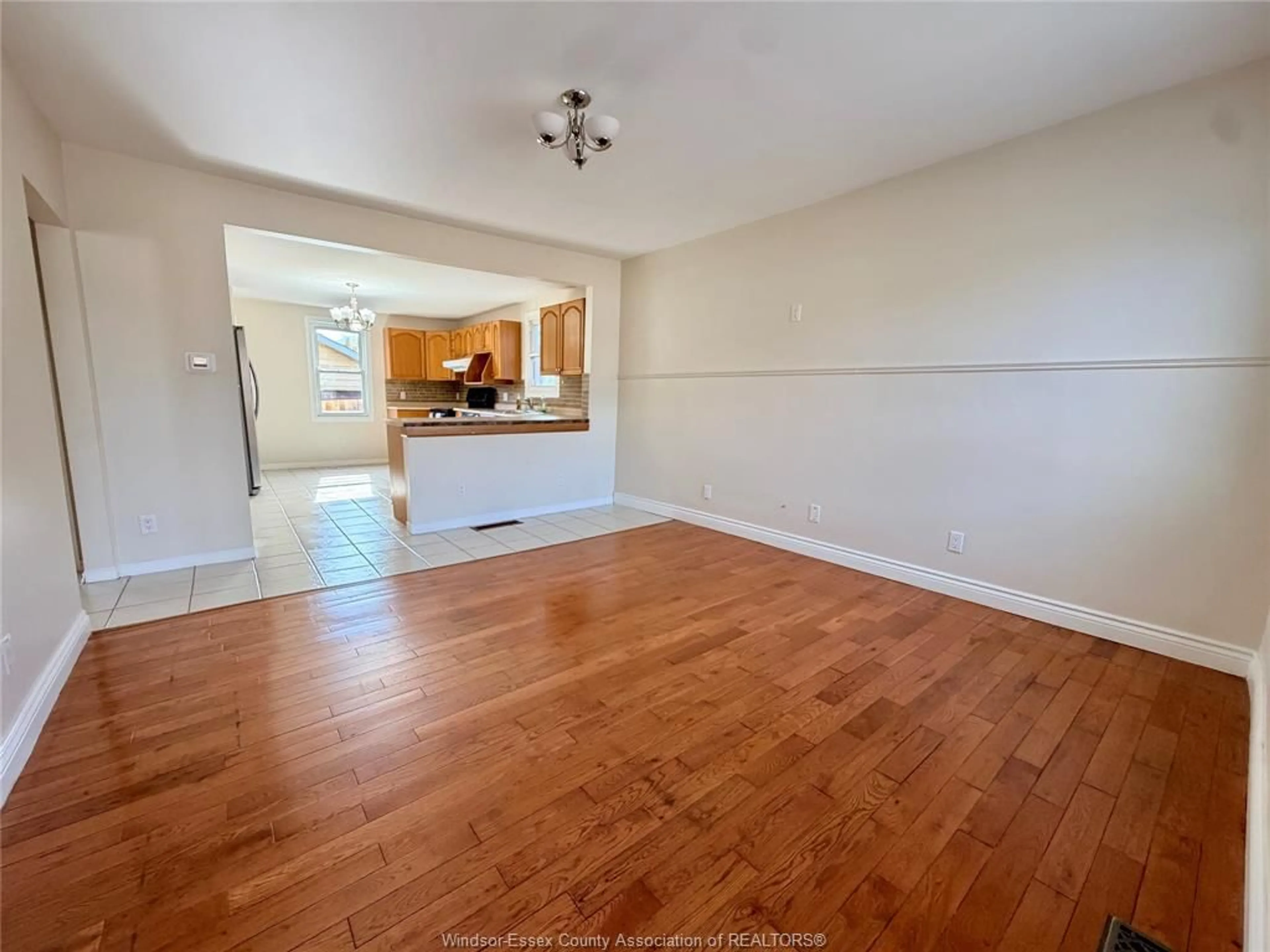 A pic of a room for 643 HILDEGARDE, Windsor Ontario N8X 2Z7