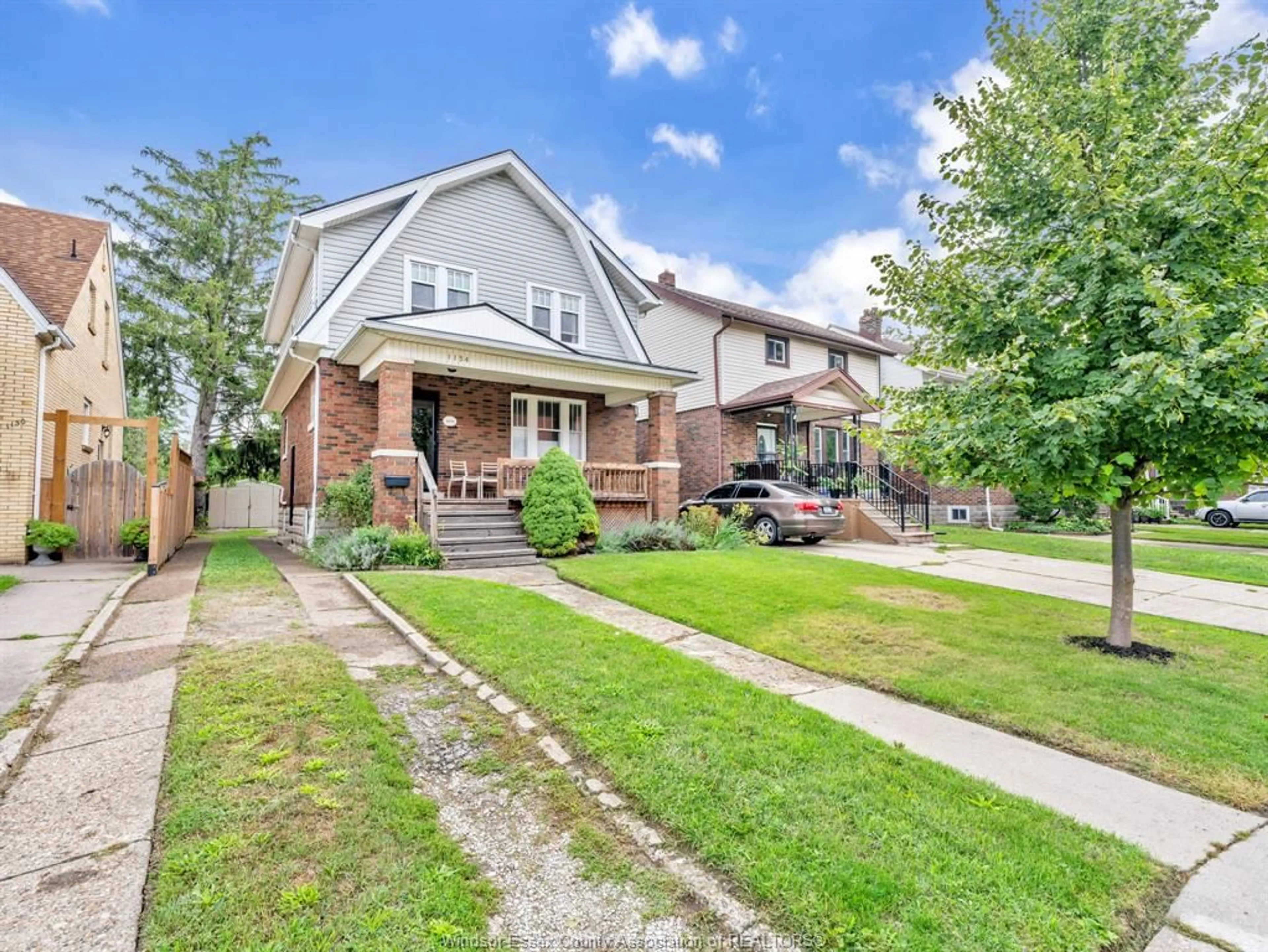 Home with brick exterior material, street for 1154 PARENT Ave, Windsor Ontario N9A 2E5