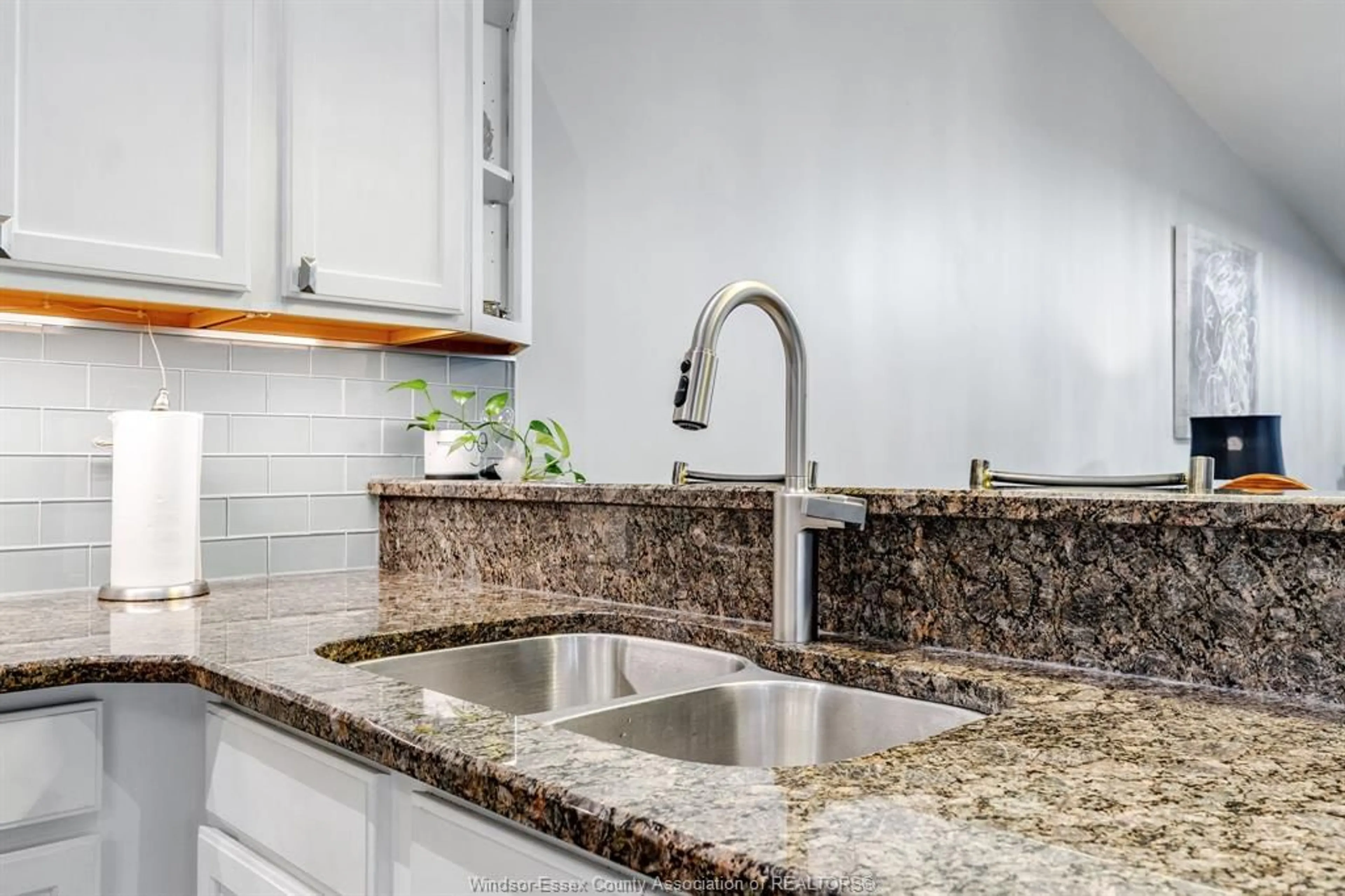 Contemporary kitchen, ceramic/tile floor for 73 Theresa Trail, Leamington Ontario N8H 5M8
