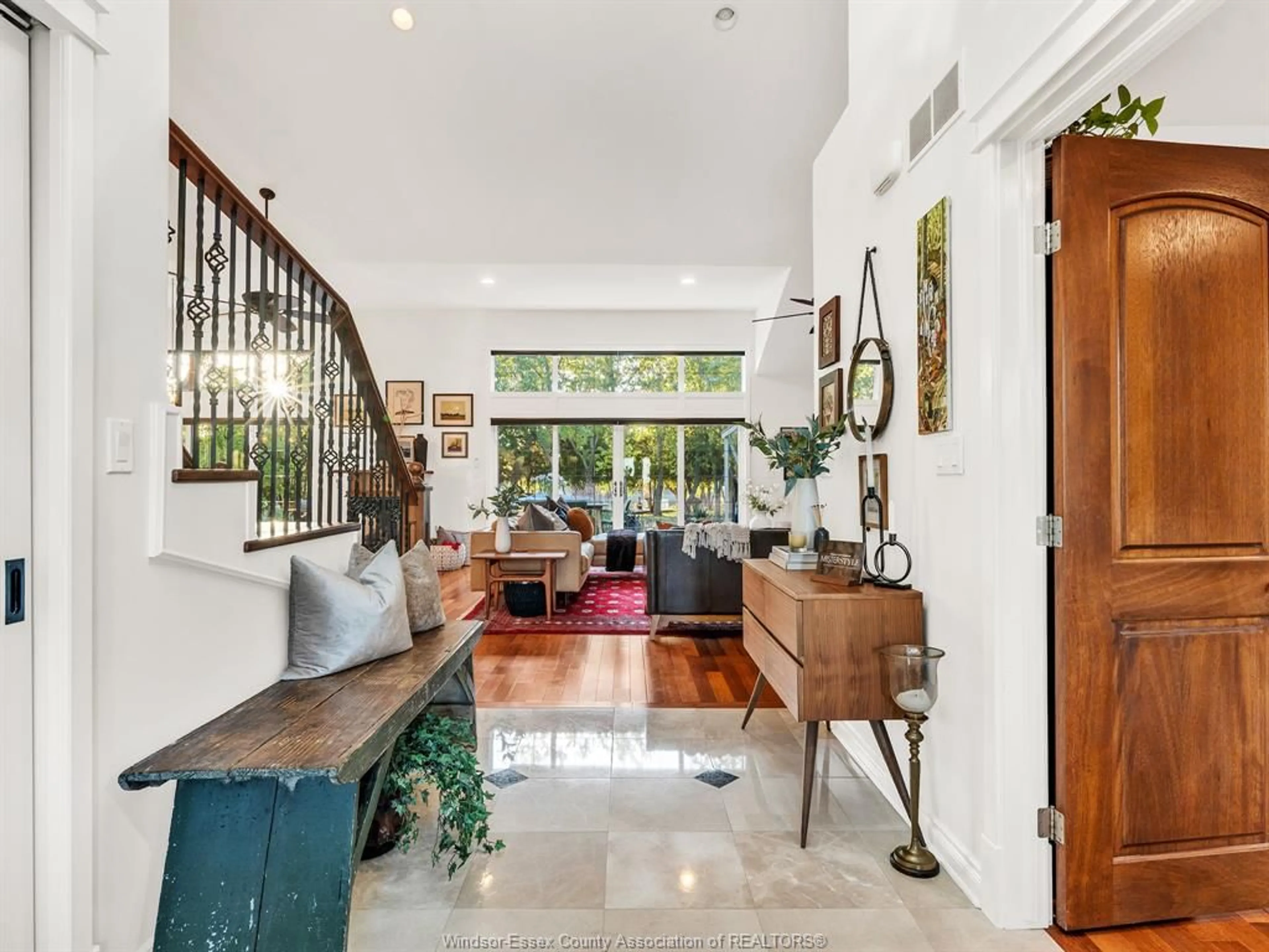 Indoor entryway for 427 EAST RUSCOM RIVER, Lakeshore Ontario N0R 1S0