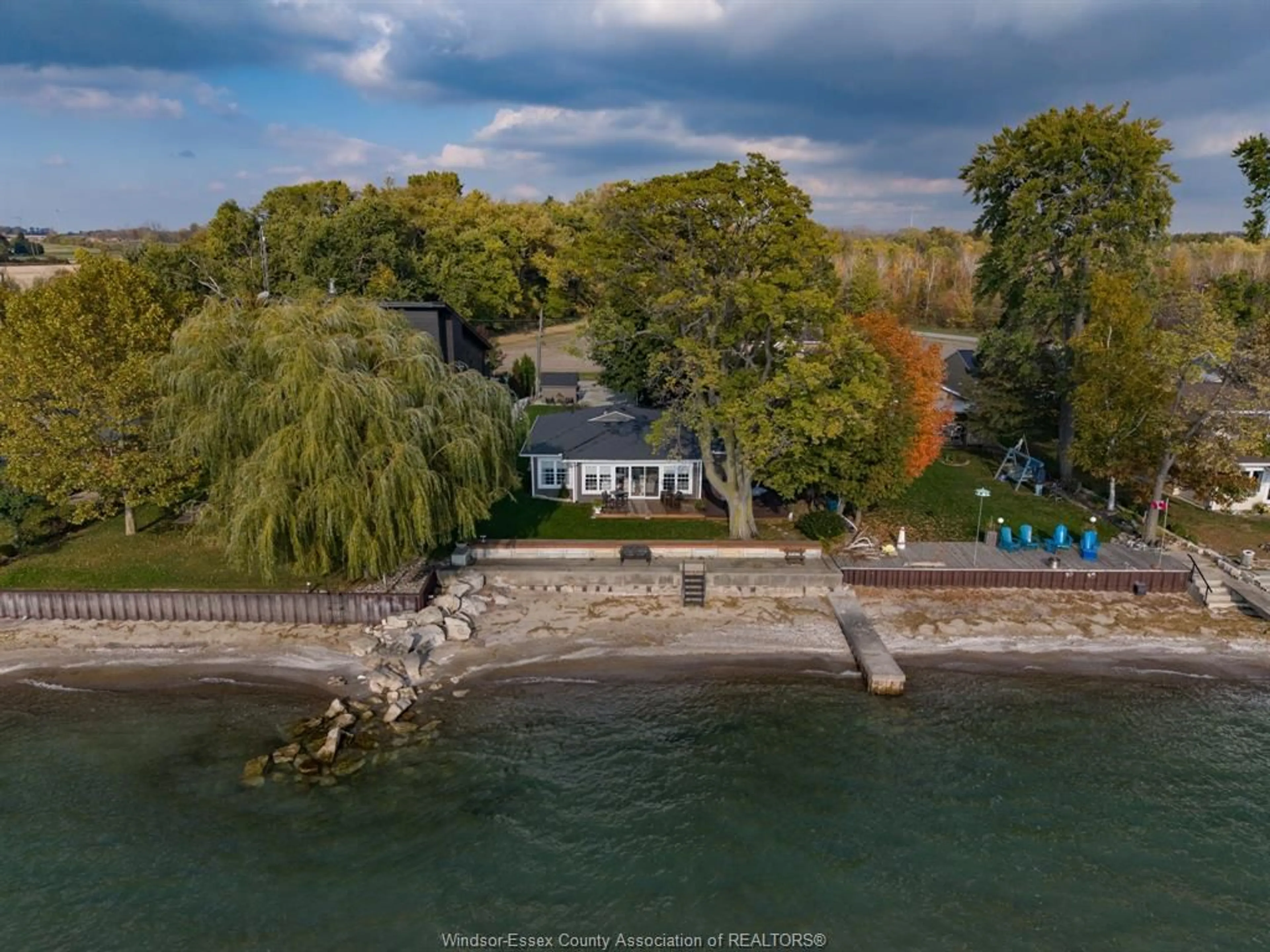 A pic from outside/outdoor area/front of a property/back of a property/a pic from drone, water/lake/river/ocean view for 475 LAKECREST Crt, Harrow Ontario N0R 1G0