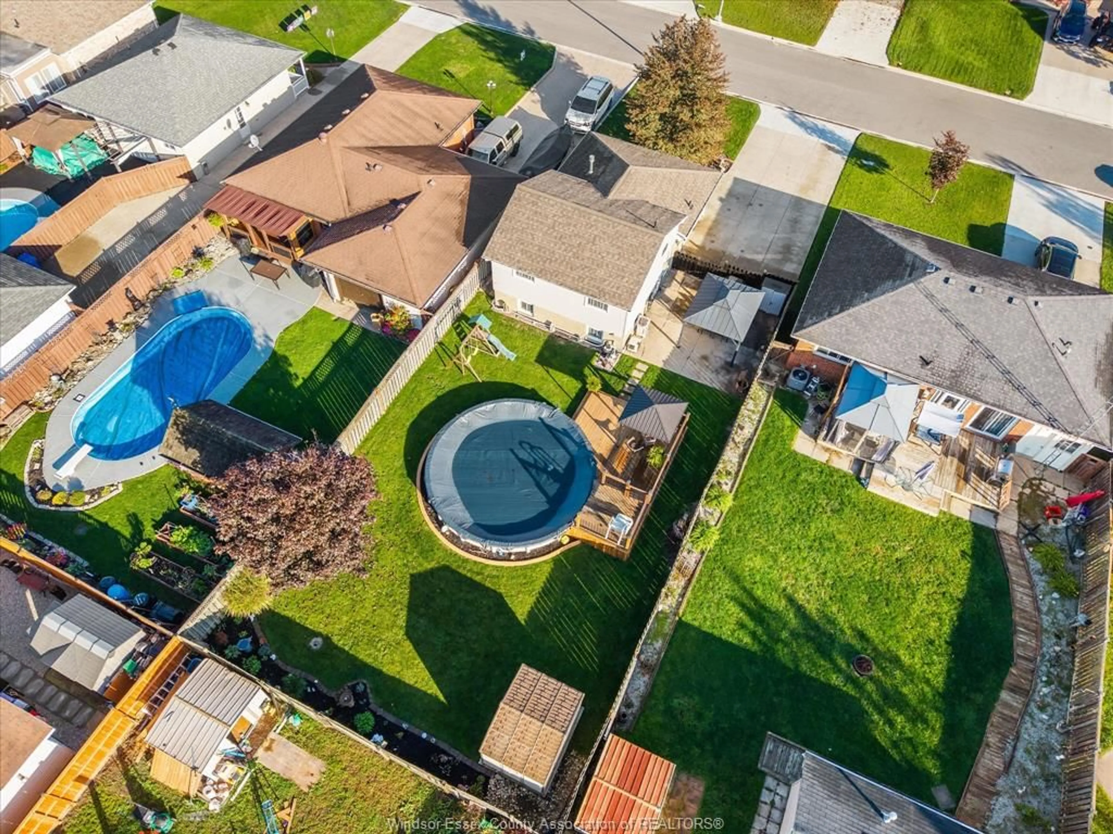 A pic from outside/outdoor area/front of a property/back of a property/a pic from drone, street for 15 Ventnor Ave, Amherstburg Ontario N9V 3J4
