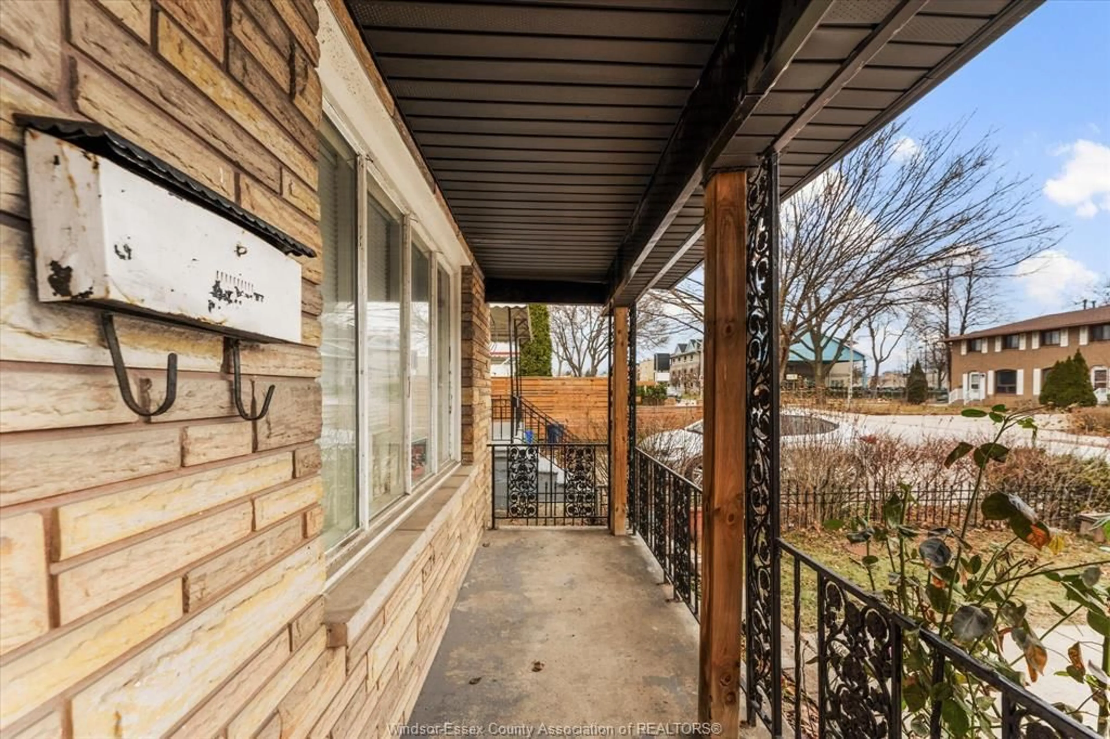 Patio, street for 749 GLENGARRY Ave, Windsor Ontario N9A 1R4