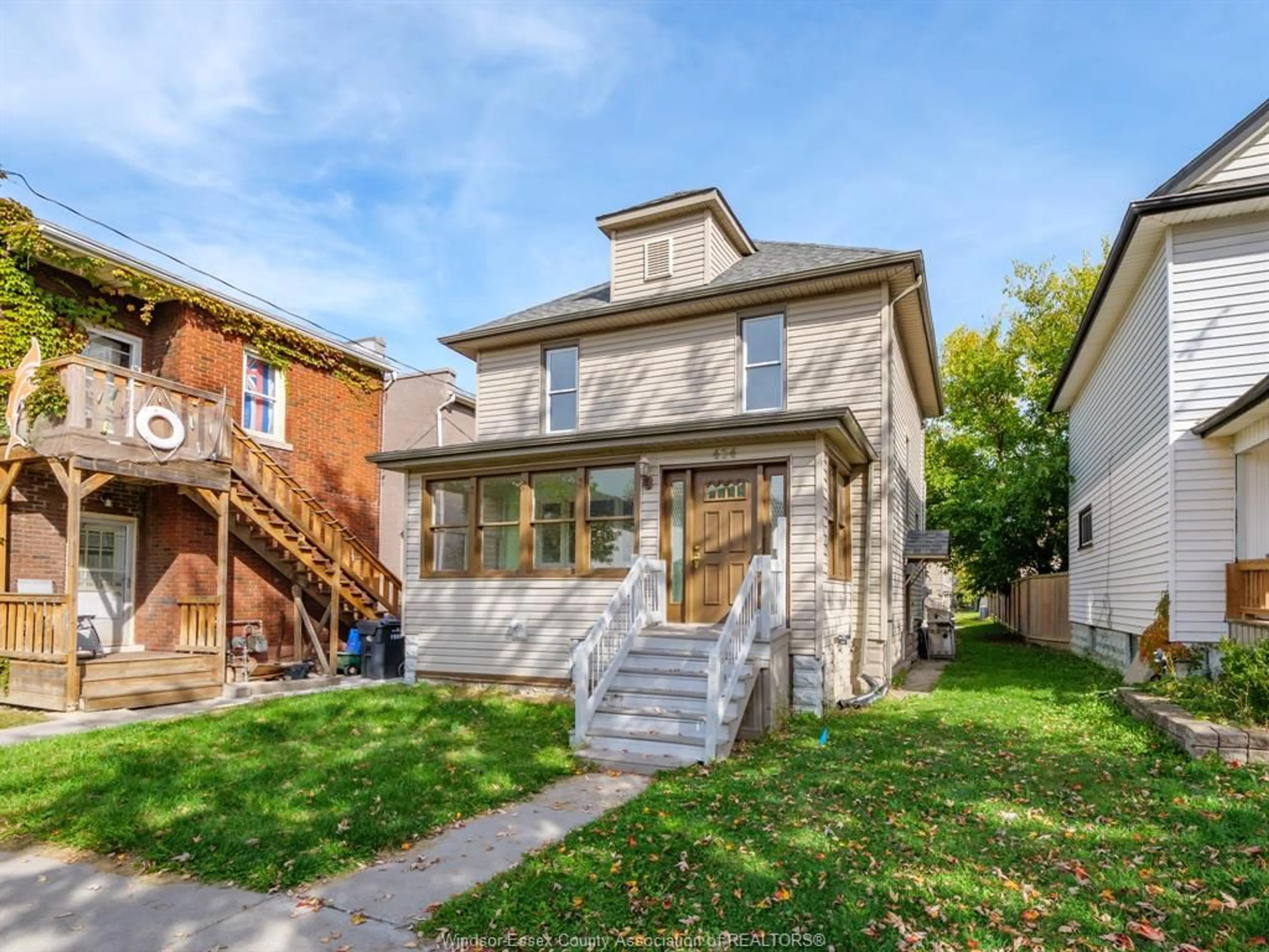 Home with brick exterior material, street for 434 GLADSTONE Ave, Windsor Ontario N9A 2P9
