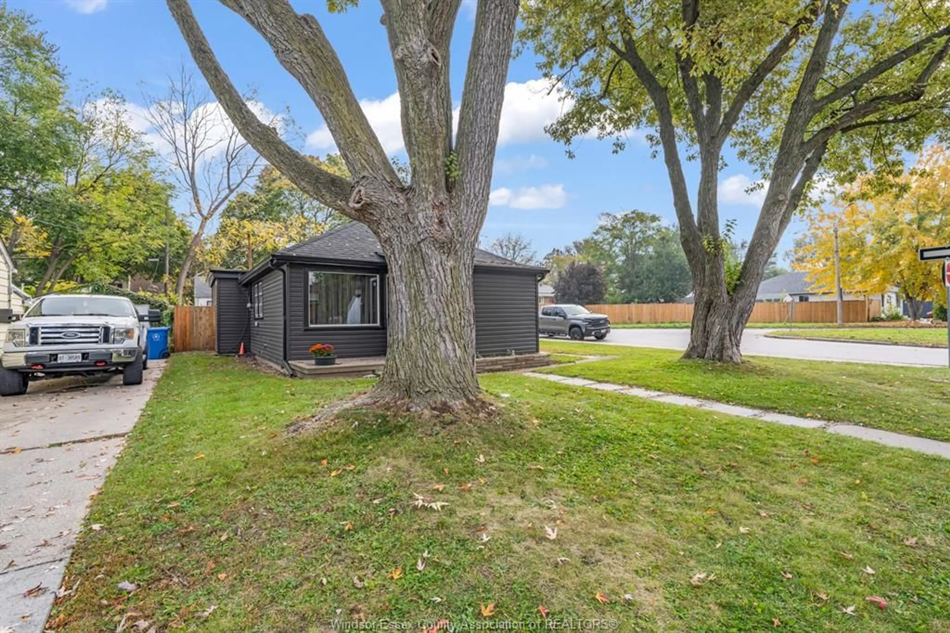 Unknown for 1086 BROCK St, Windsor Ontario N9C 2V2