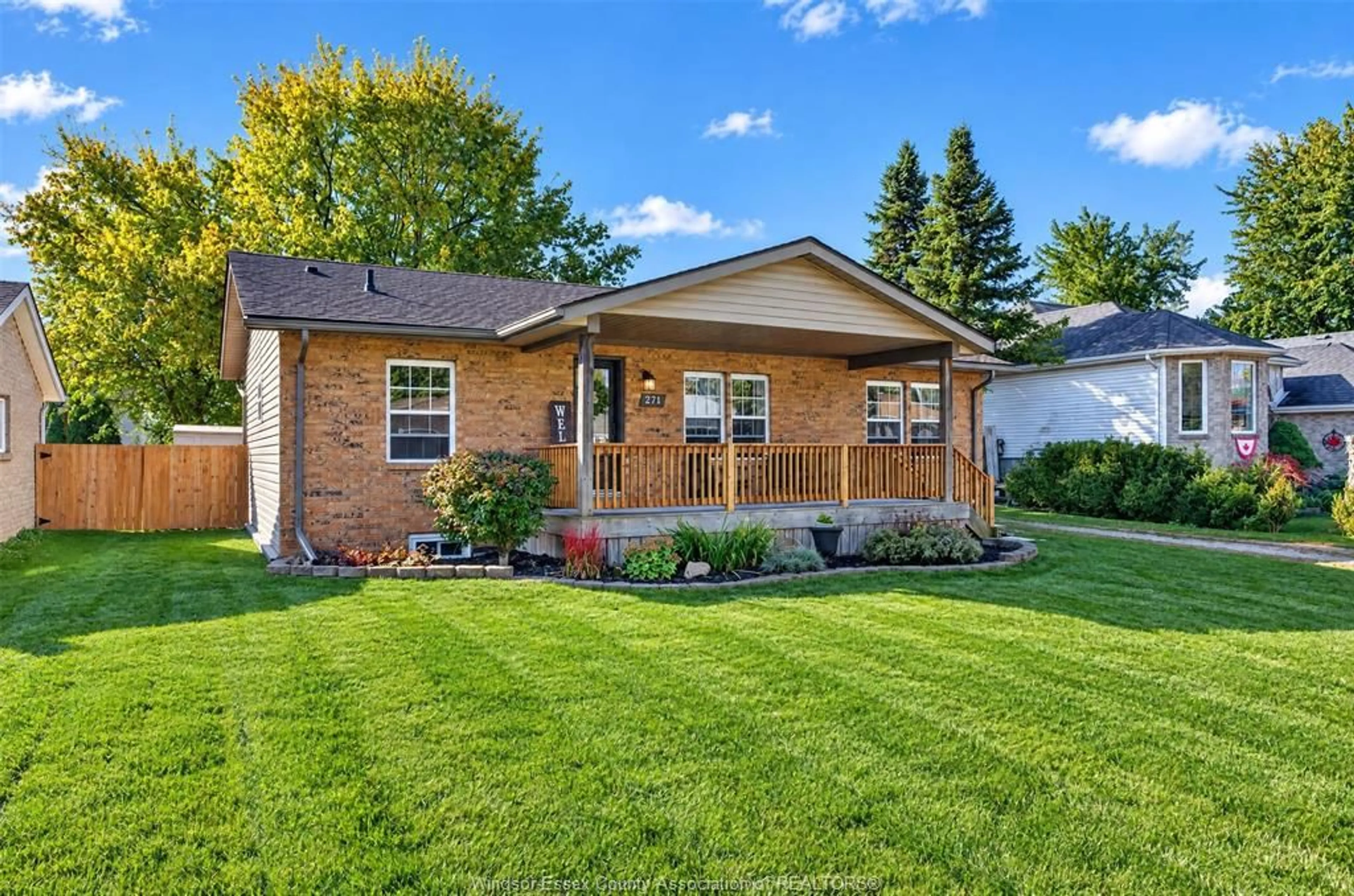 Home with brick exterior material, street for 271 MAPLE, Harrow Ontario N0R 1G0