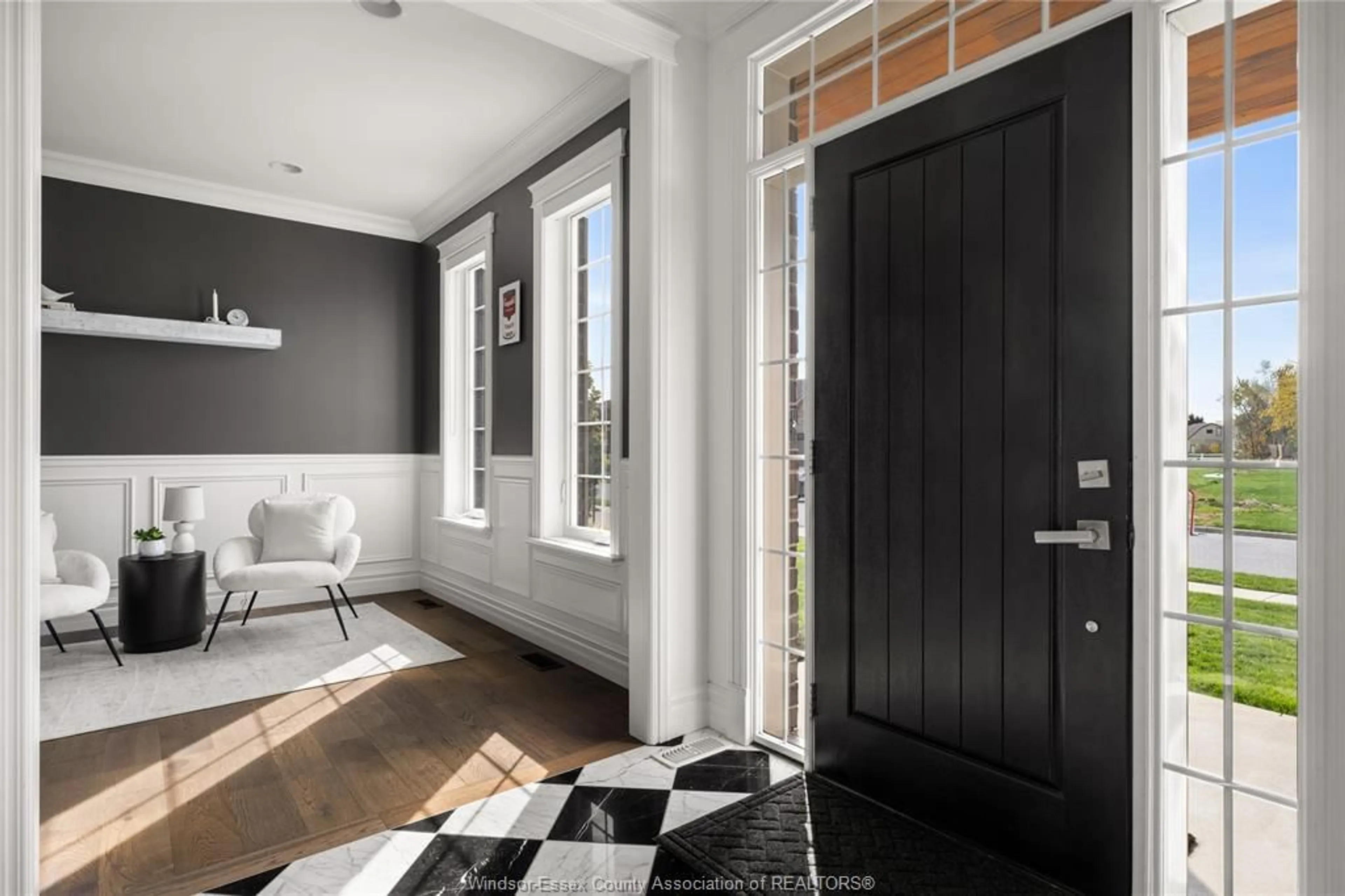 Indoor entryway for 544 River Downs Ave, Lakeshore Ontario N8L 0A2