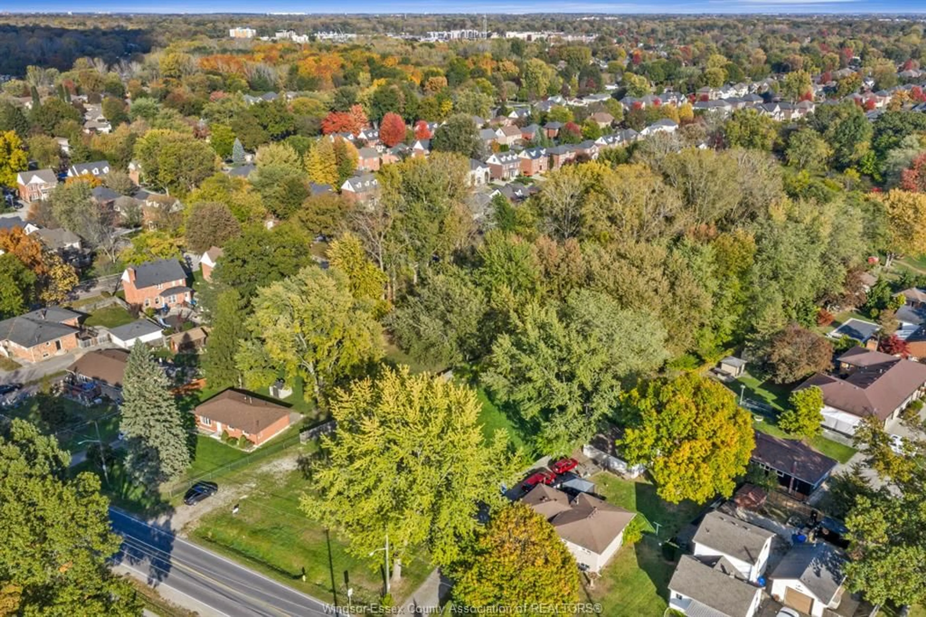 A pic from outside/outdoor area/front of a property/back of a property/a pic from drone, street for 6473 MATCHETTE Rd, LaSalle Ontario N9J 2J8