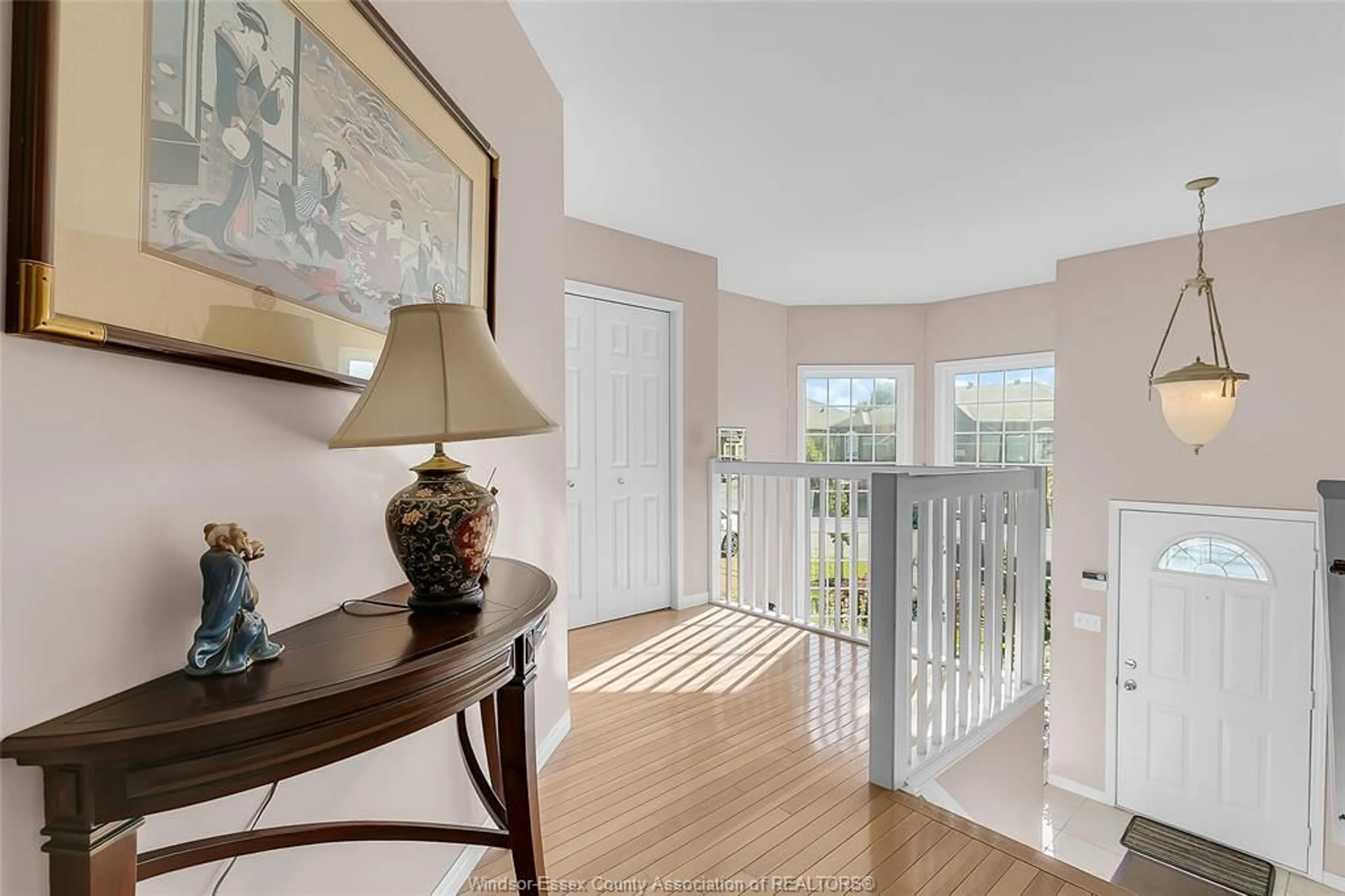Indoor entryway for 1560 LOVELL Cres, LaSalle Ontario N9H 2M8
