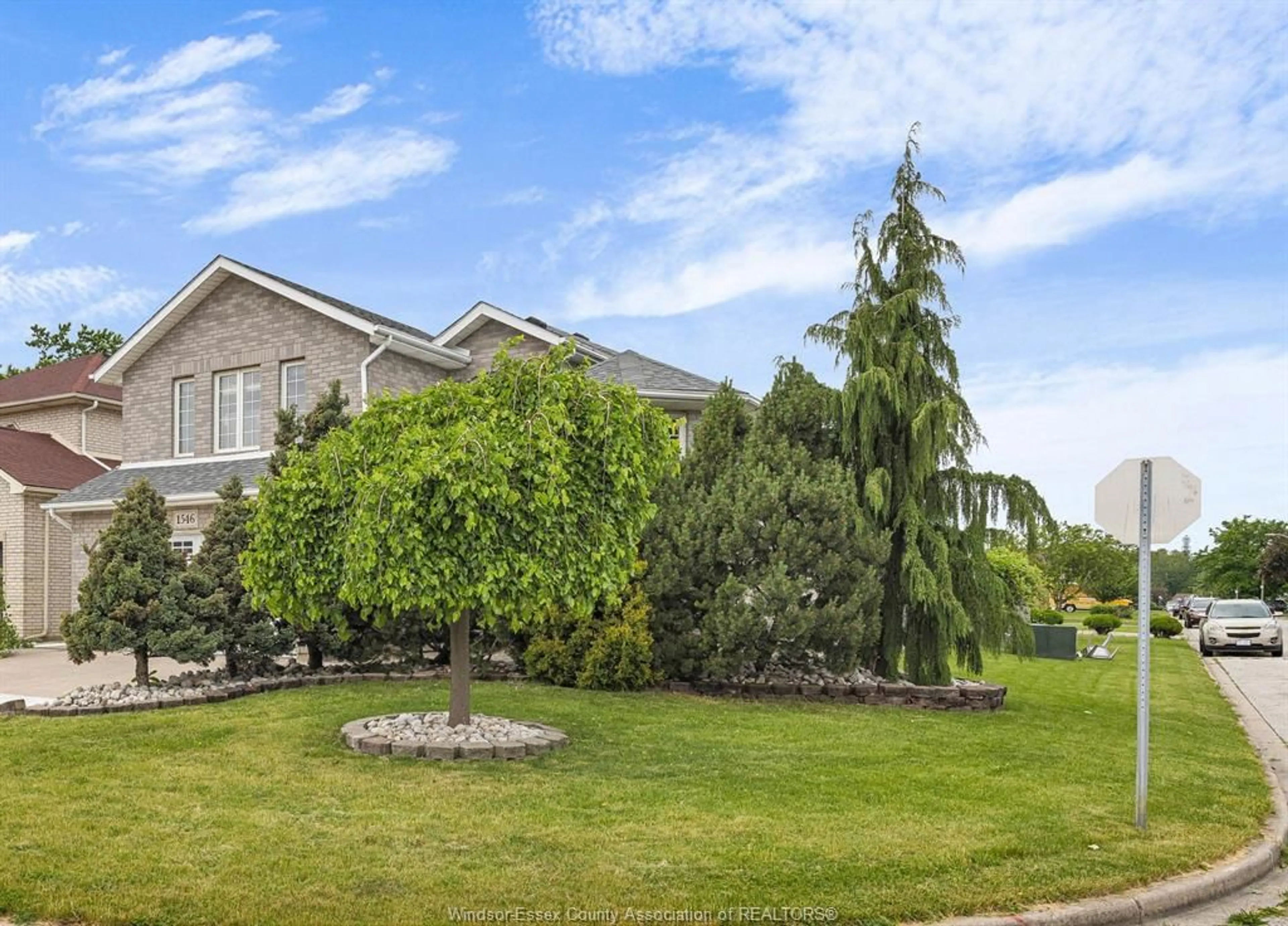 A pic from outside/outdoor area/front of a property/back of a property/a pic from drone, unknown for 1546 READING St, Windsor Ontario N8W 5N2
