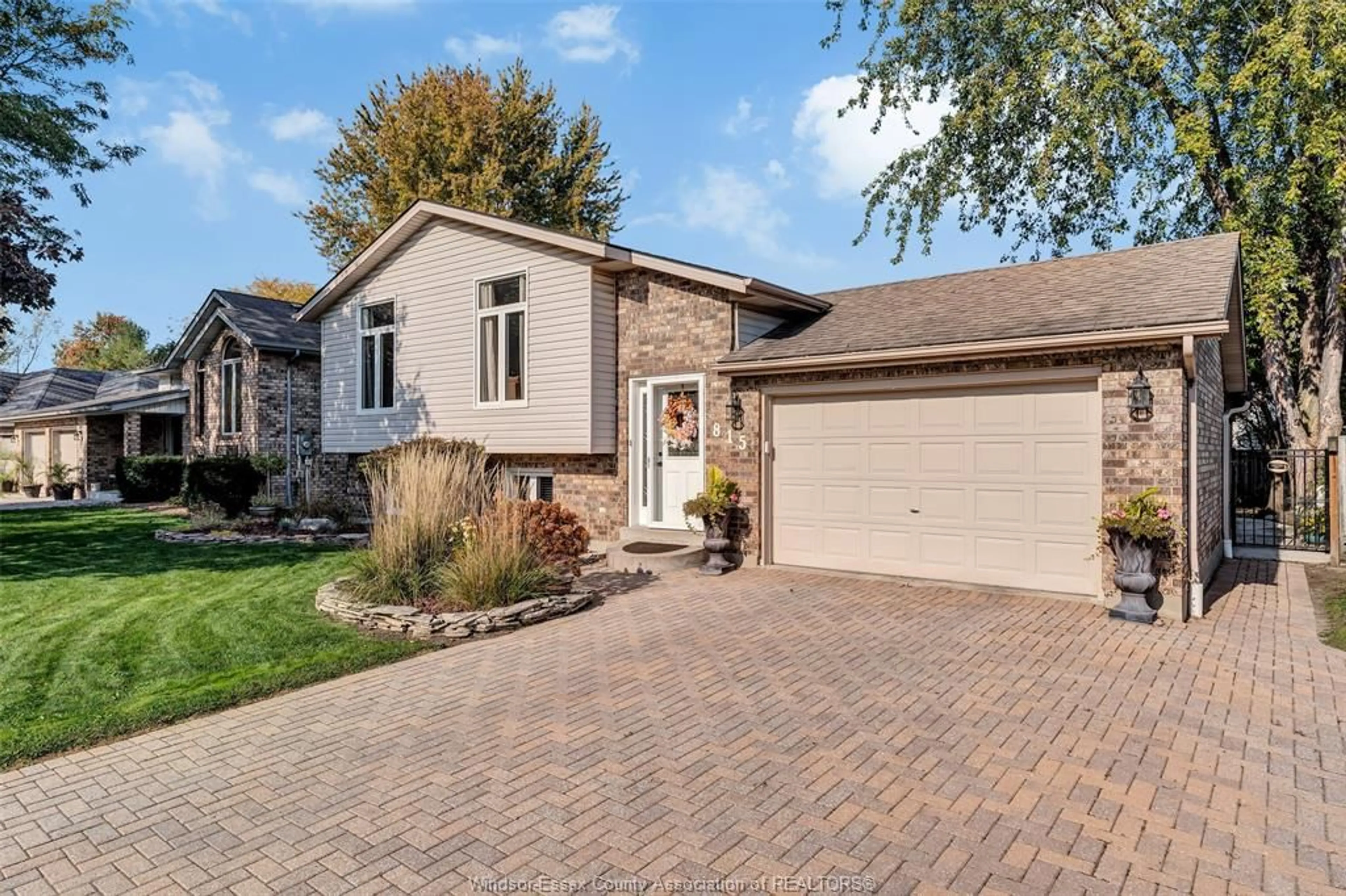 Home with brick exterior material, street for 815 SUPERIOR, LaSalle Ontario N9J 3E6
