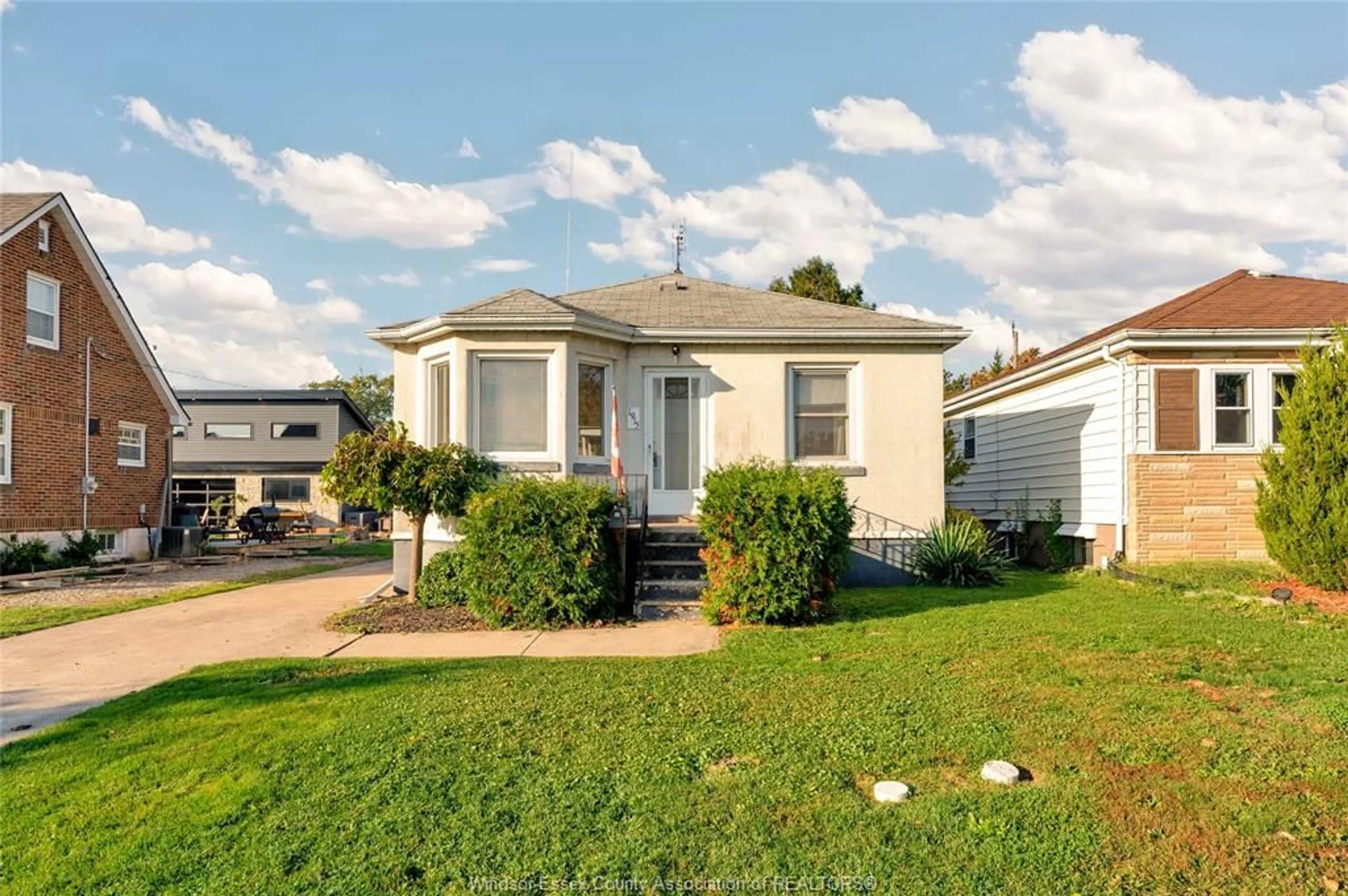 Home with vinyl exterior material, street for 1915 OLIVE Rd, Windsor Ontario N8T 1R4