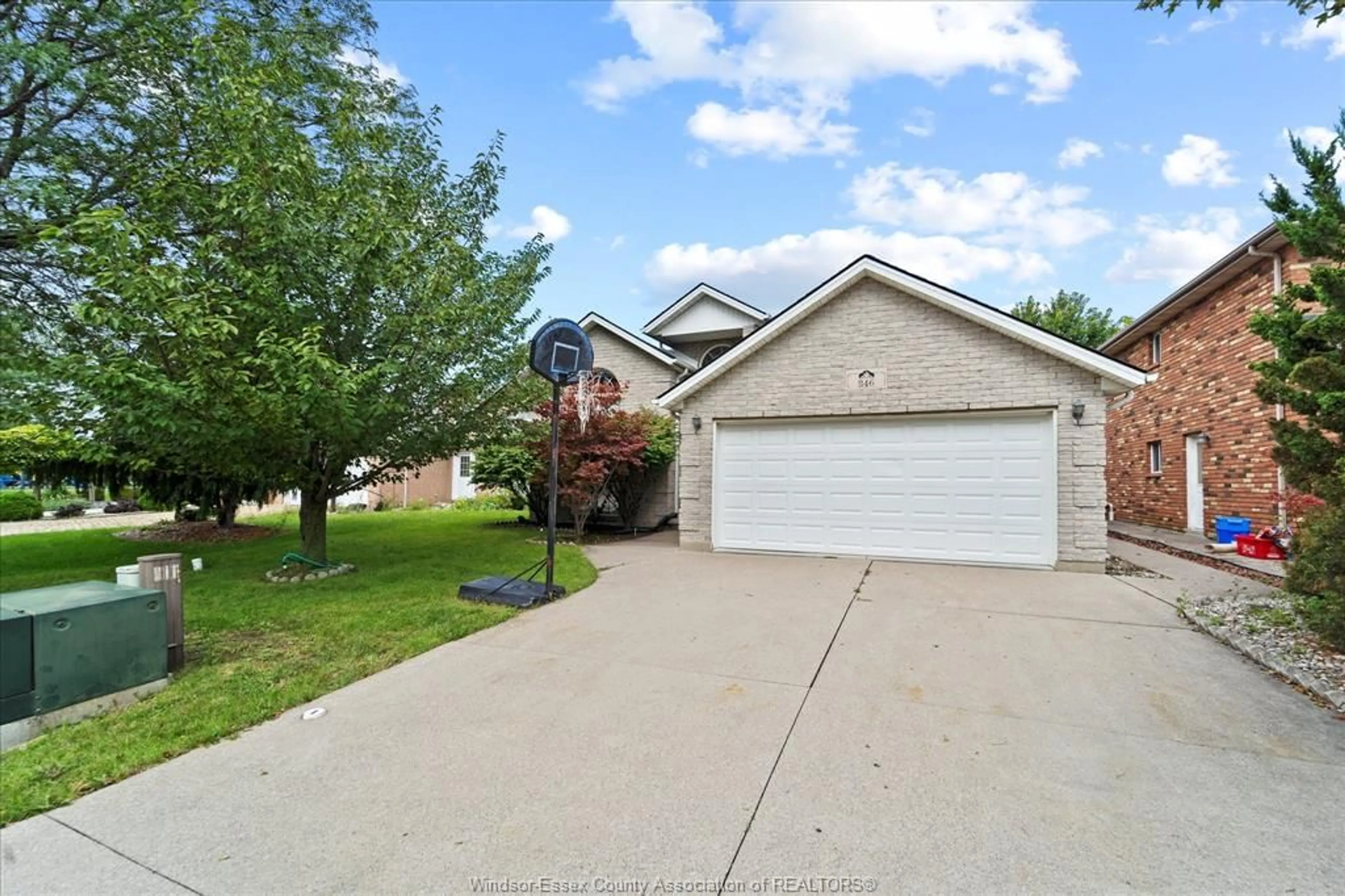 Unknown for 846 MARCUZ Crt, Windsor Ontario N9G 2T3