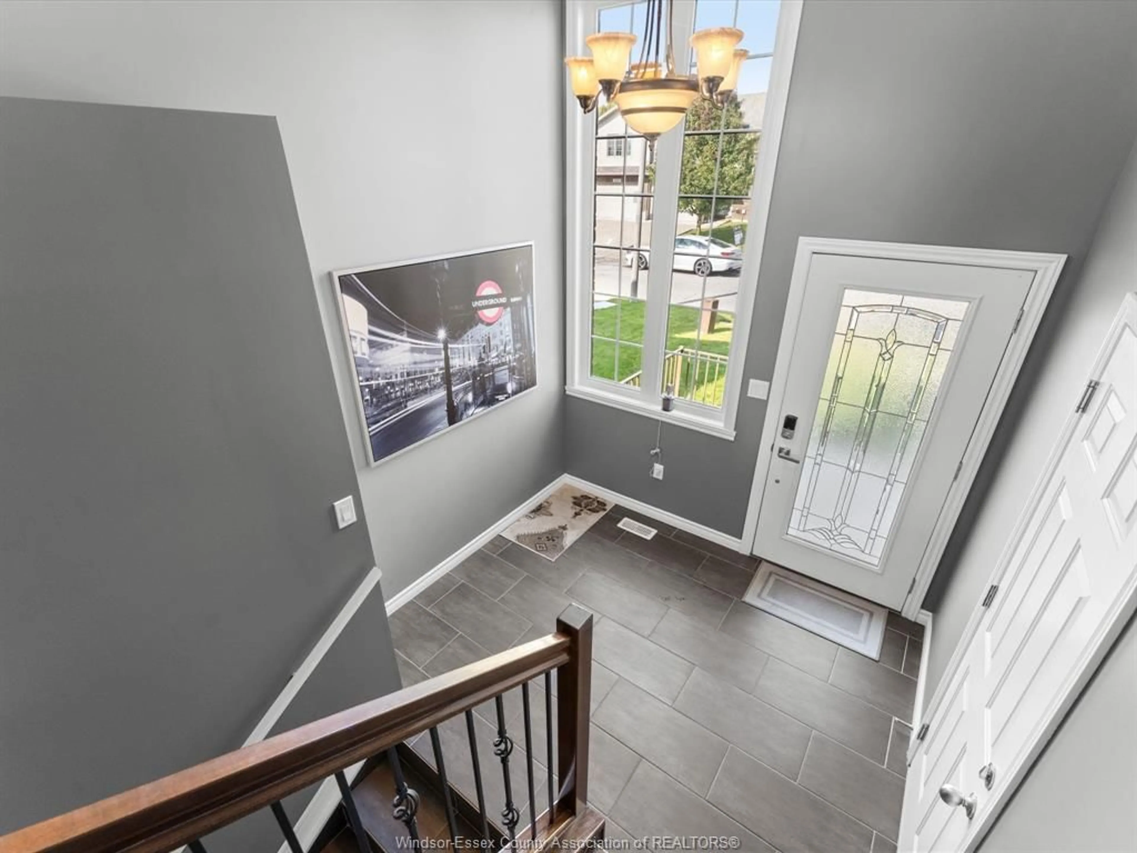 Indoor entryway for 11925 BOULDER Cres, Windsor Ontario N8P 1Z6