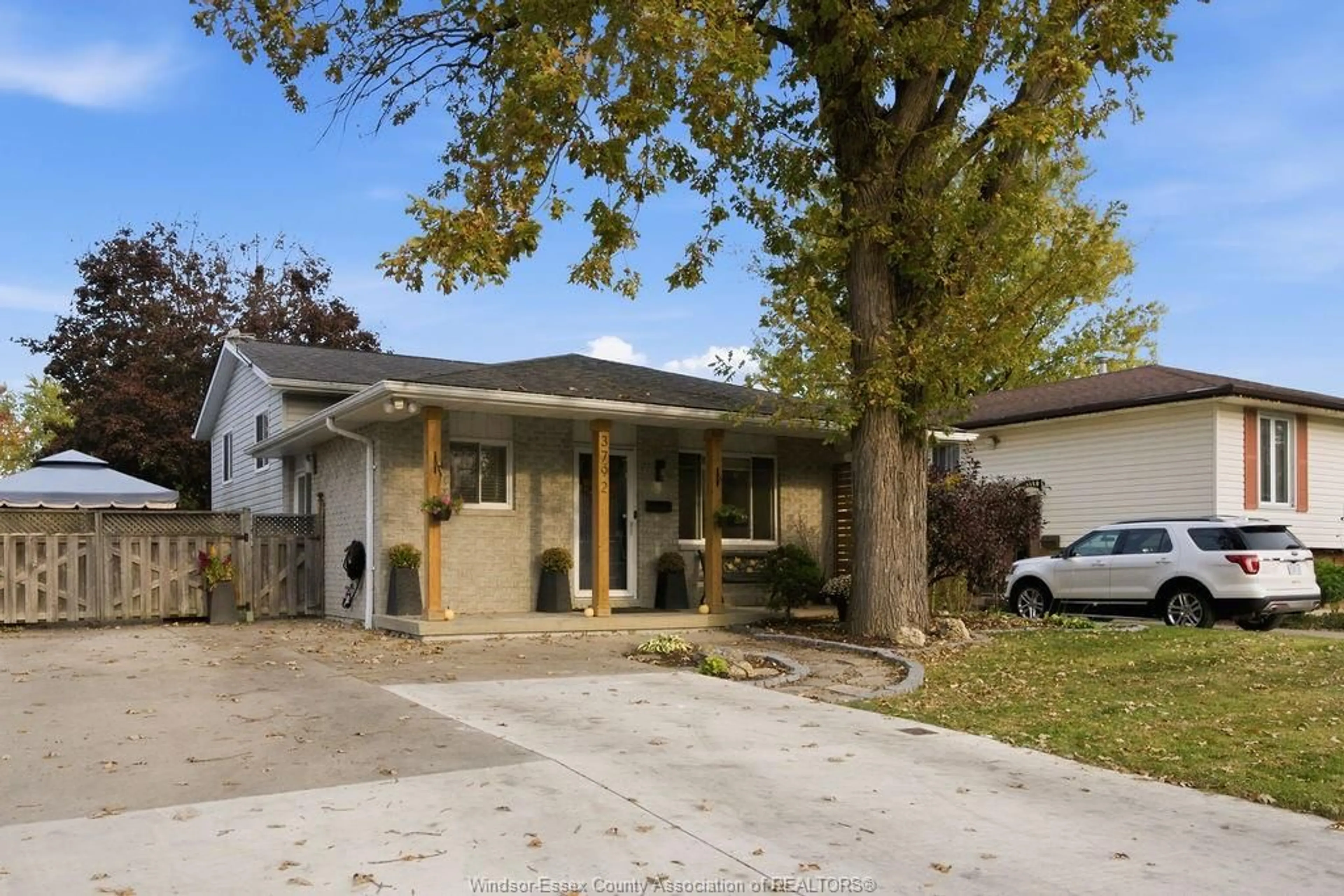Unknown for 3792 BYNG RD, Windsor Ontario N8W 3J2