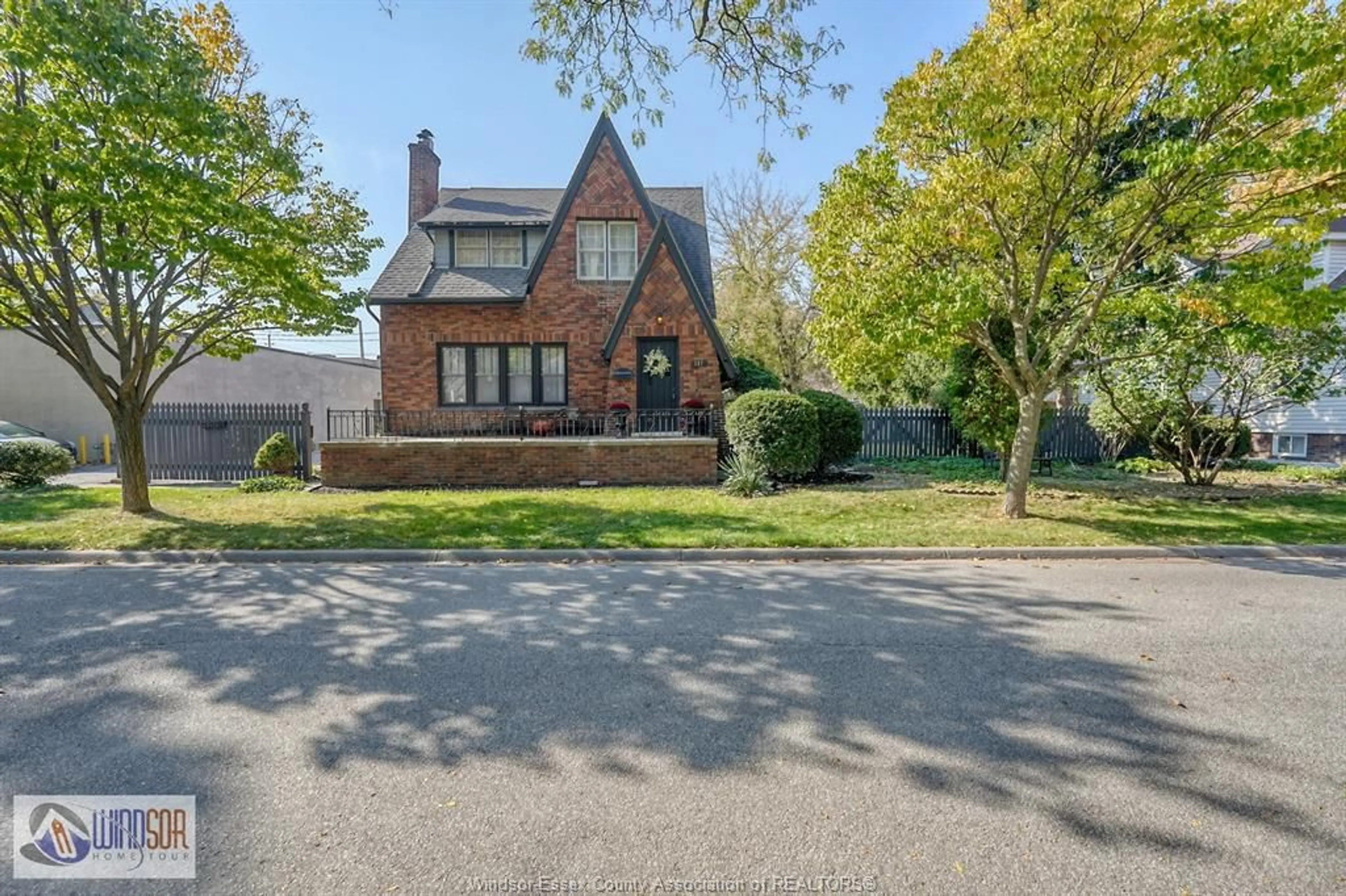 Home with brick exterior material, street for 287 PRADO Pl, Windsor Ontario N8S 2G9