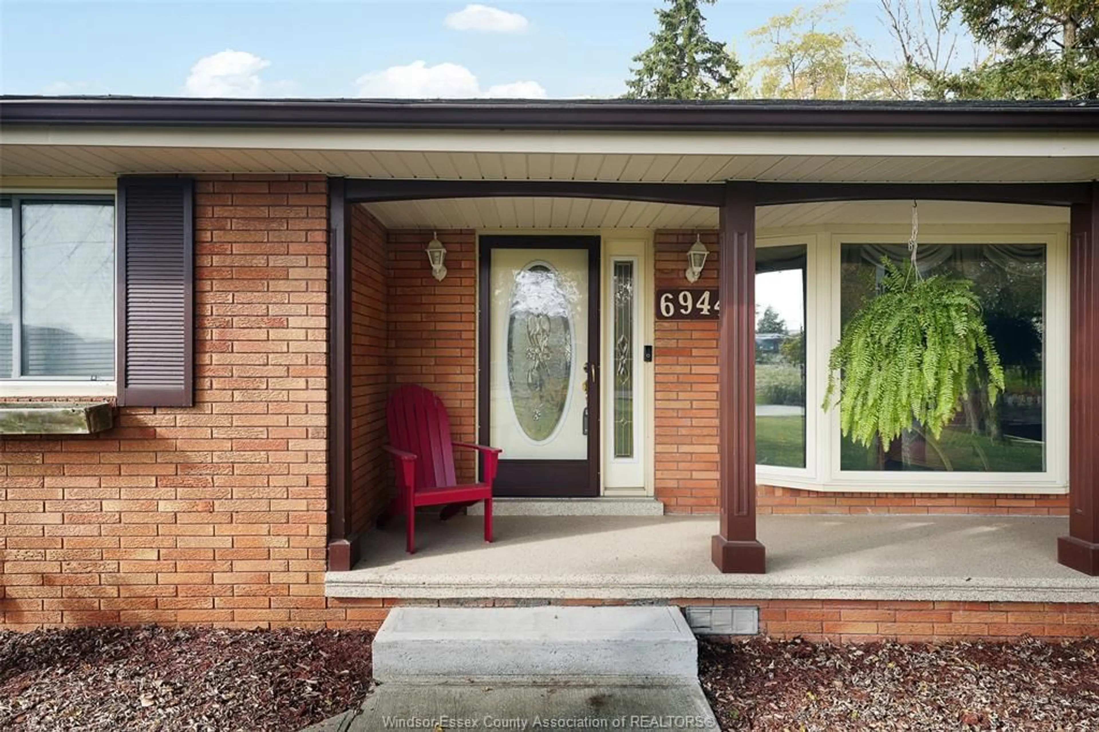 Home with brick exterior material, street for 6944 CONCESSION 6, Amherstburg Ontario N9V 2Y9