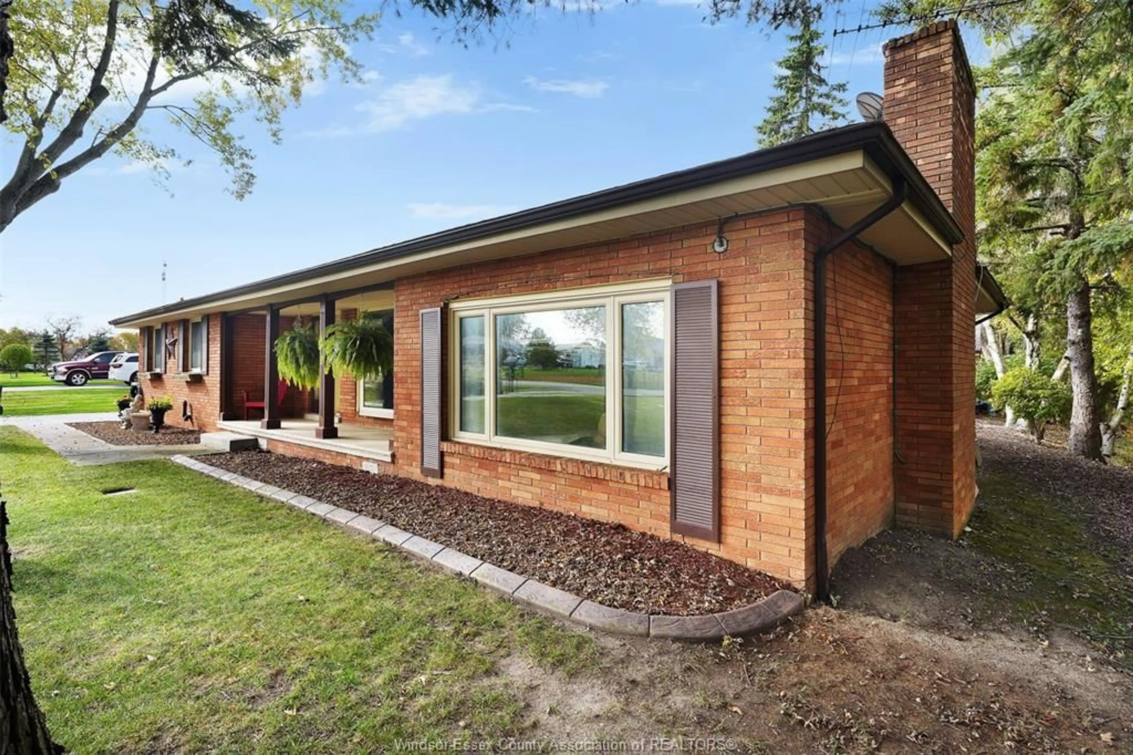 Home with brick exterior material, unknown for 6944 CONCESSION 6, Amherstburg Ontario N9V 2Y9