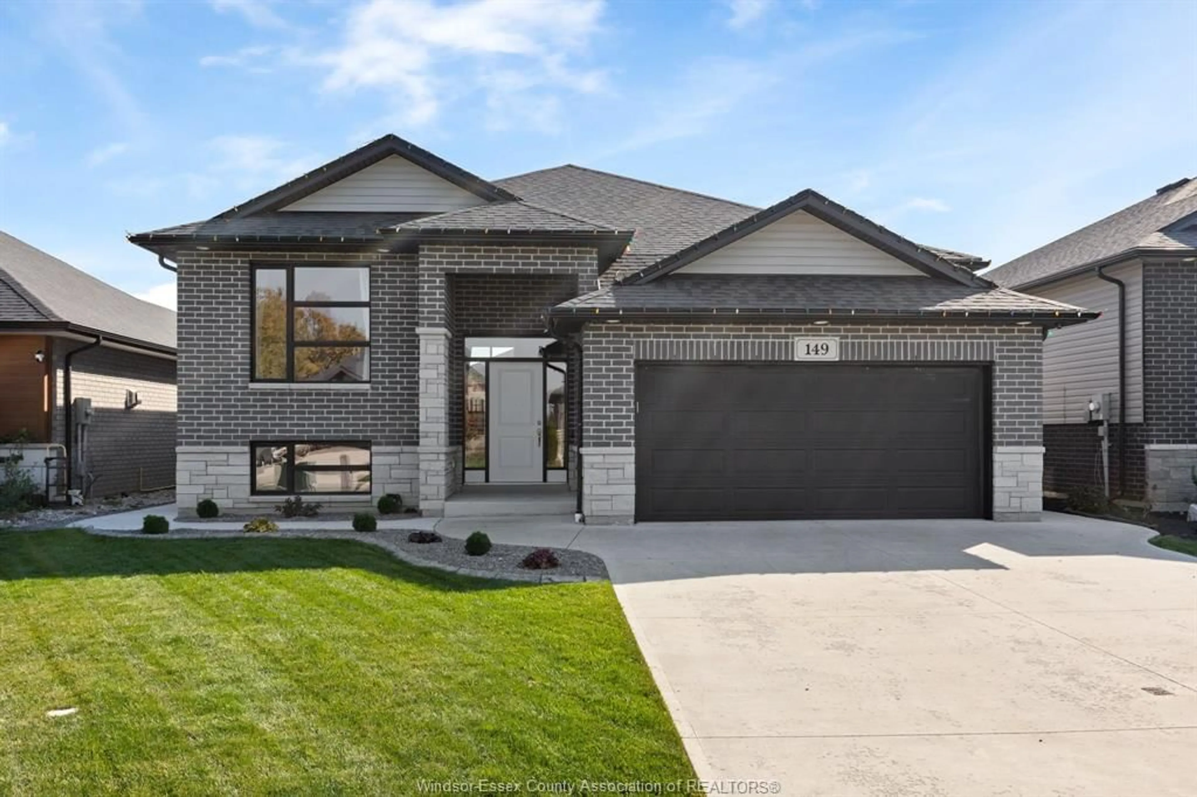 Home with brick exterior material, street for 149 TOWNSVIEW Crt, Essex Ontario N8M 0A4