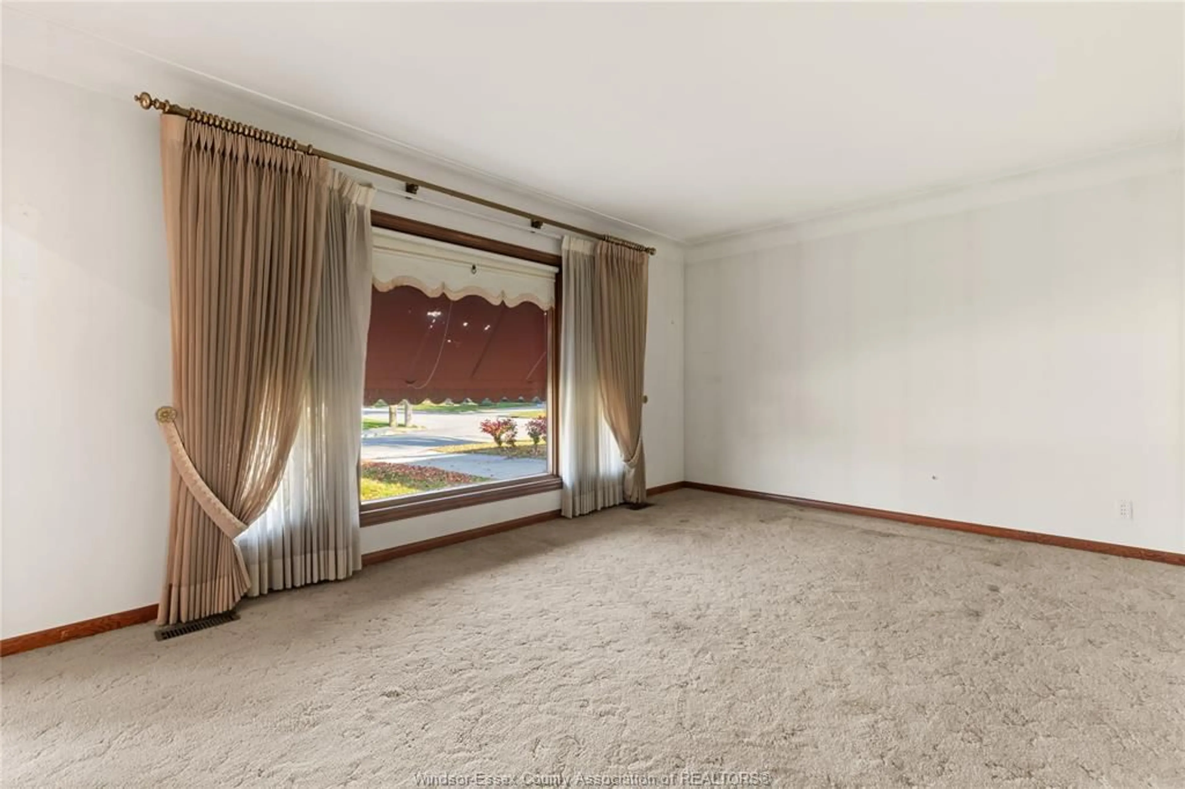 A pic of a room for 8273 Menard, Windsor Ontario N8S 1W2