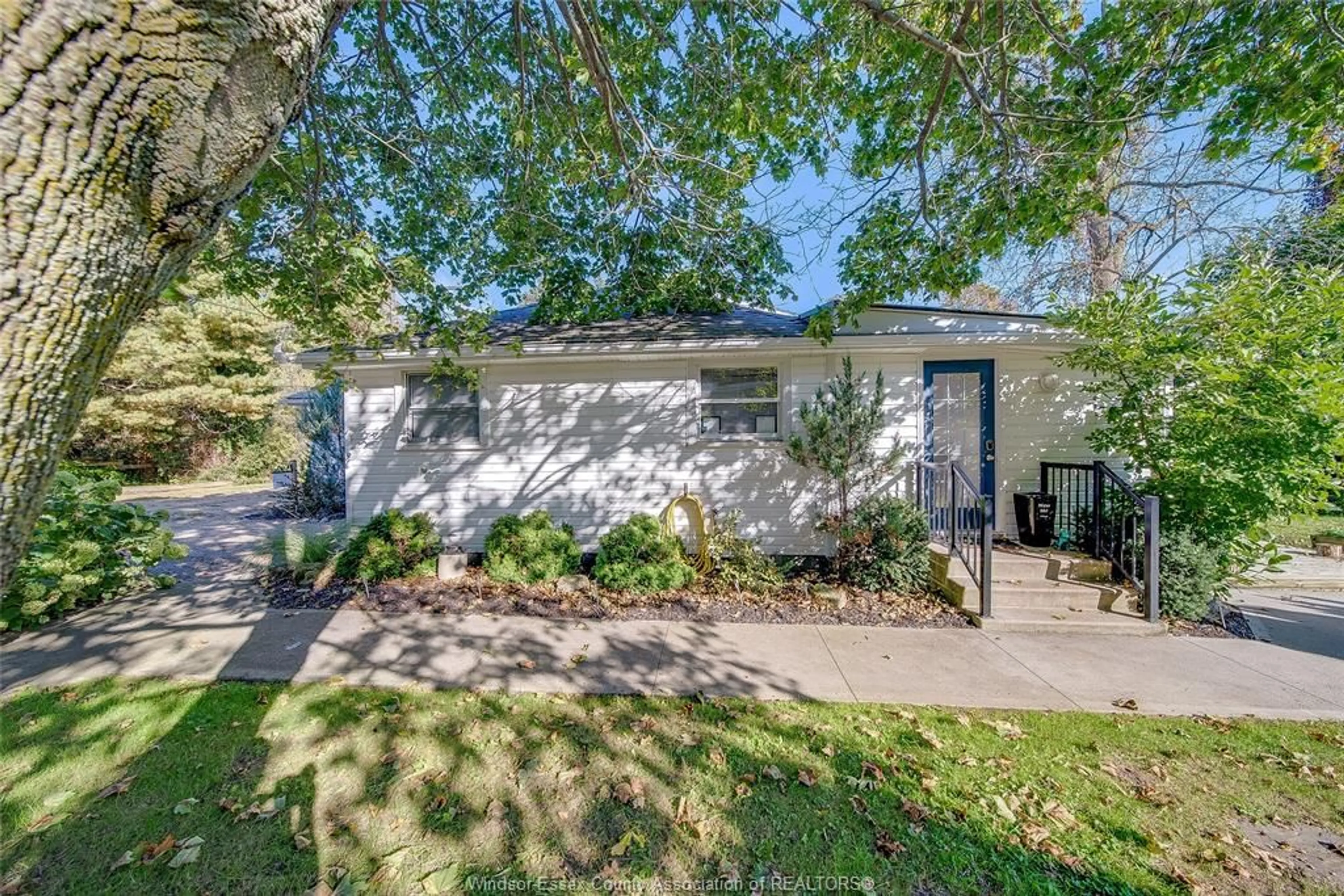 A pic from outside/outdoor area/front of a property/back of a property/a pic from drone, street for 629 SCHILLER BEACH RD., Harrow Ontario N0R 1G0