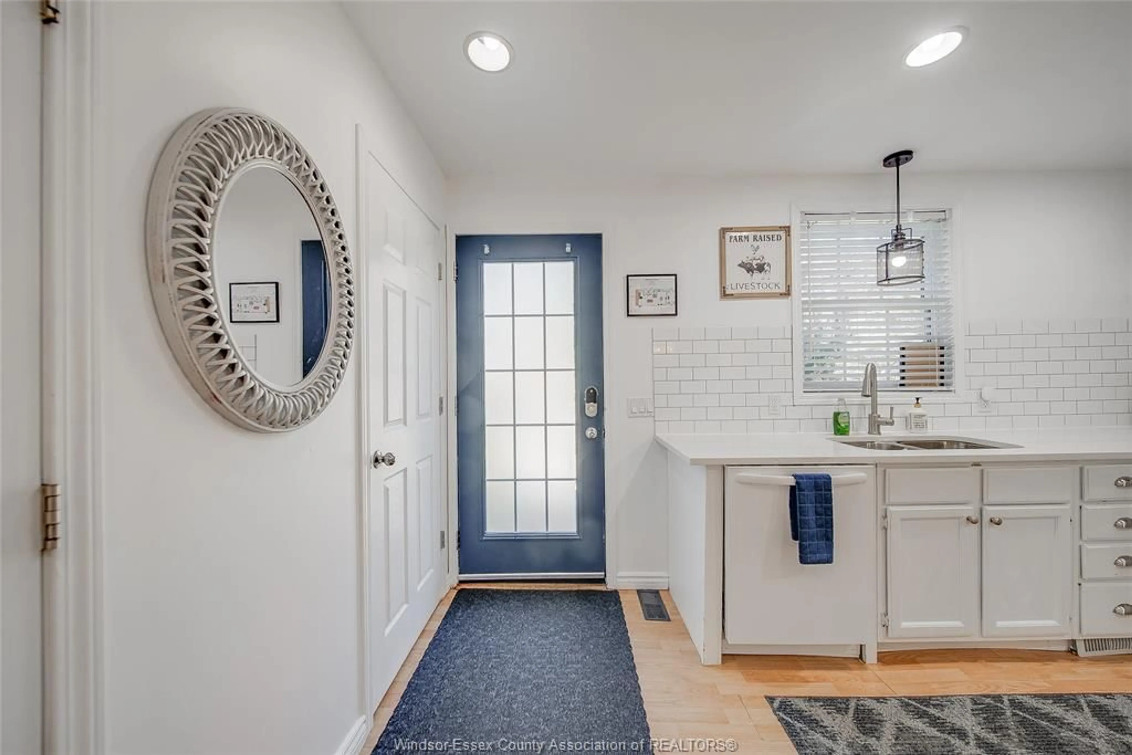 Indoor entryway for 629 SCHILLER BEACH RD., Harrow Ontario N0R 1G0