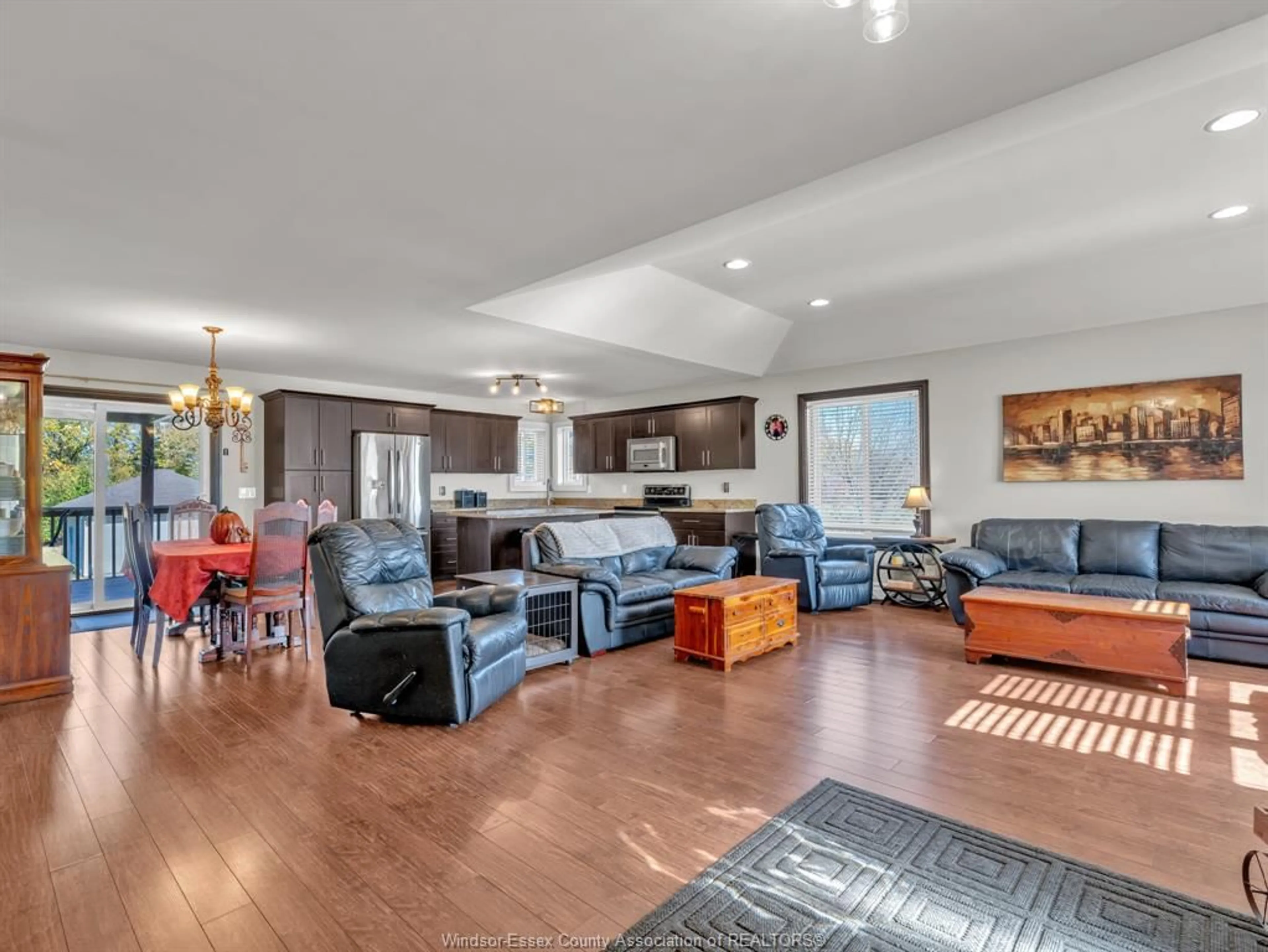 Living room with furniture, wood/laminate floor for 24 LANDOR, Amherstburg Ontario N9V 3Y7