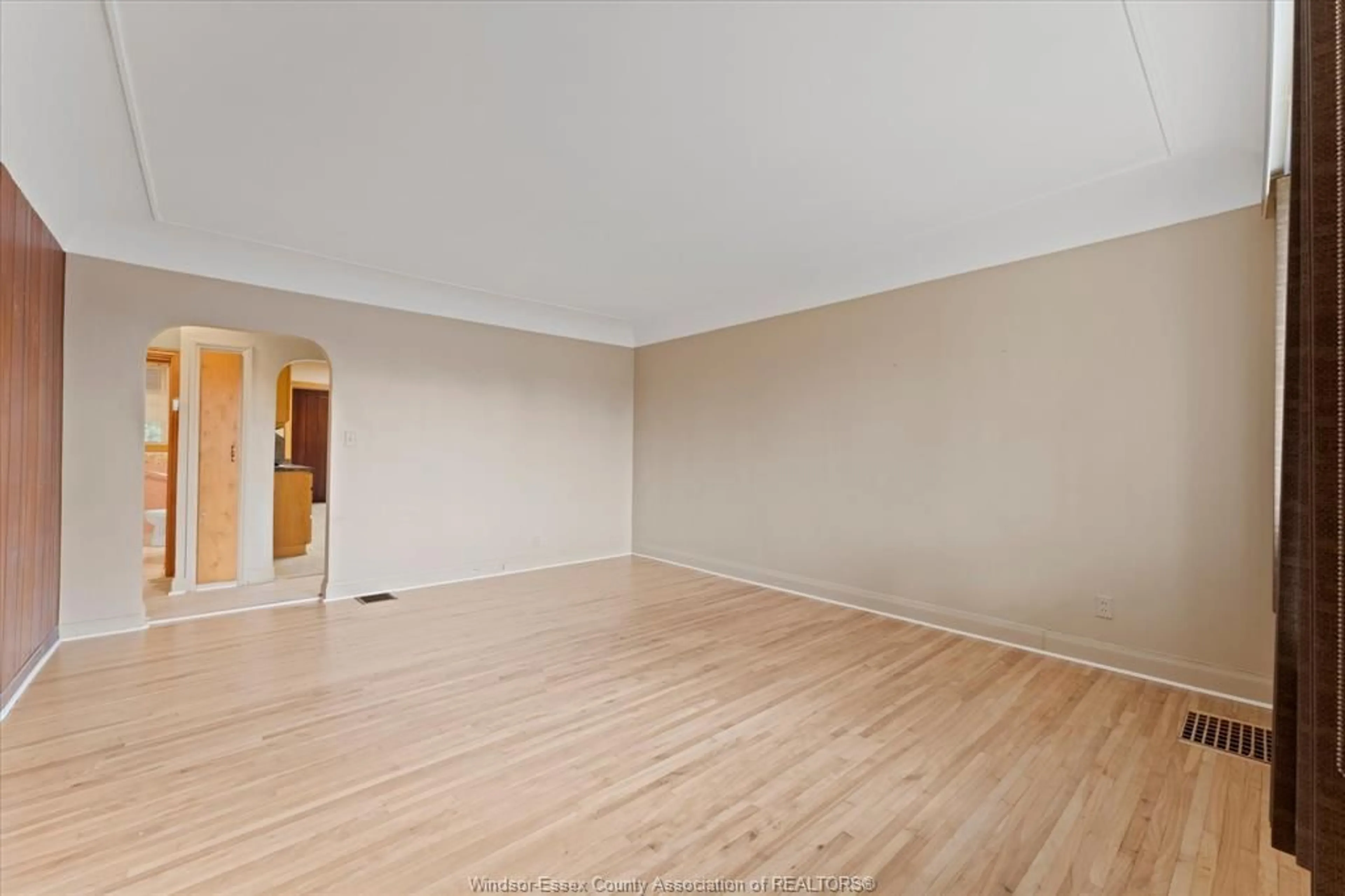 A pic of a room for 990 SCOFIELD Ave, Windsor Ontario N9G 1L7