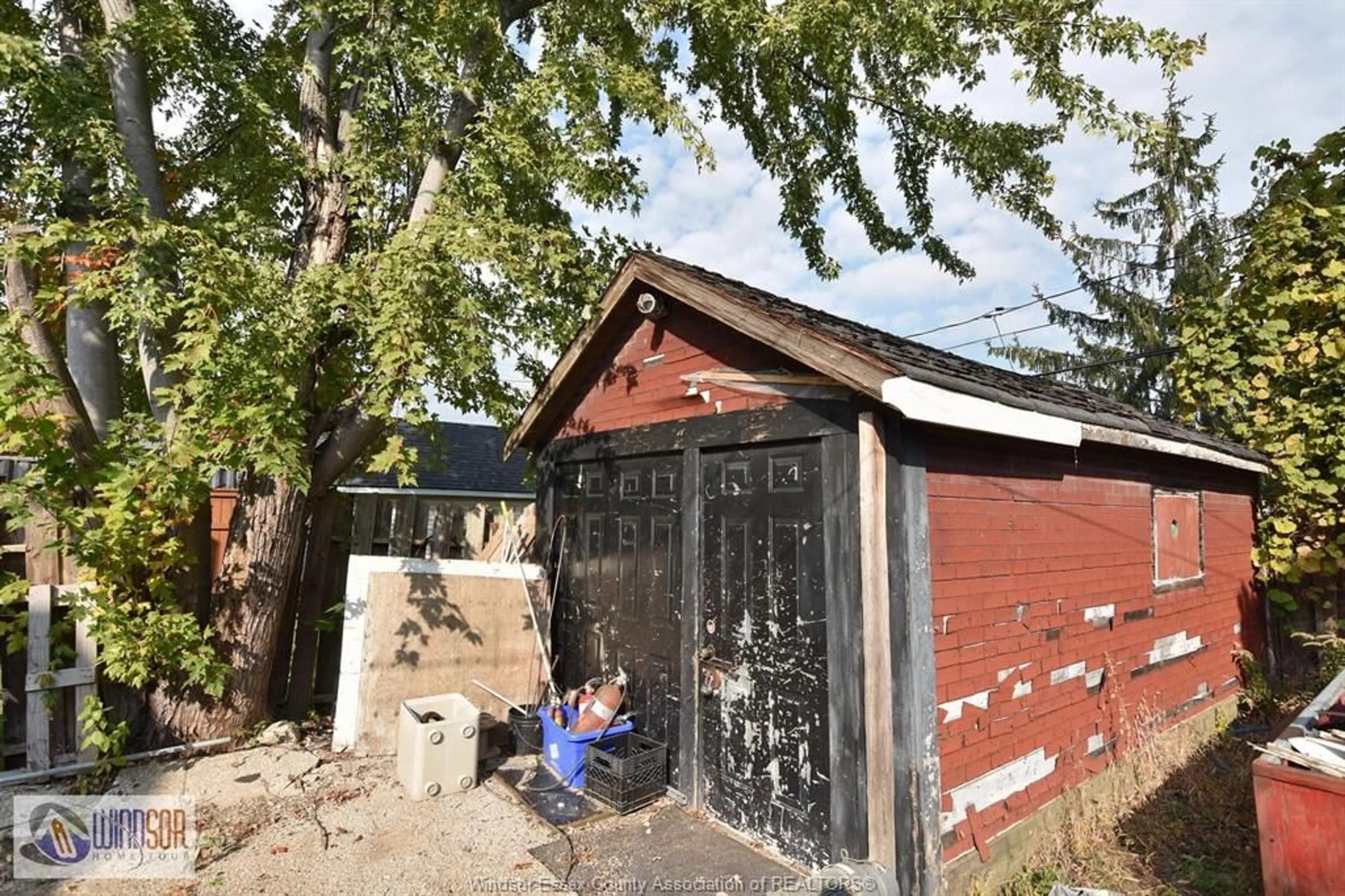 Shed for 1518 ST. LUKE, Windsor Ontario N8Y 3N3